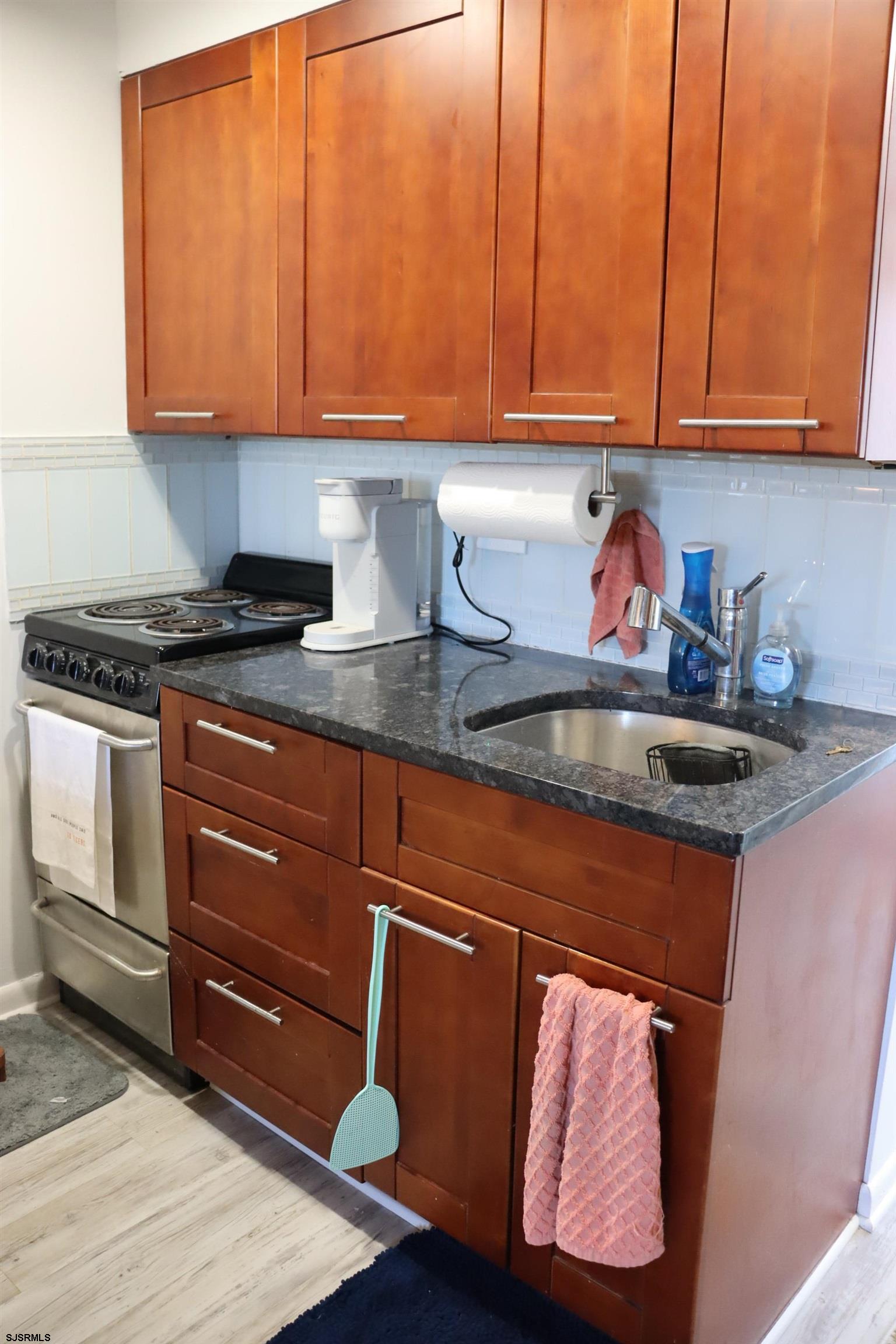 9201 Atlantic Avenue - Picture 3