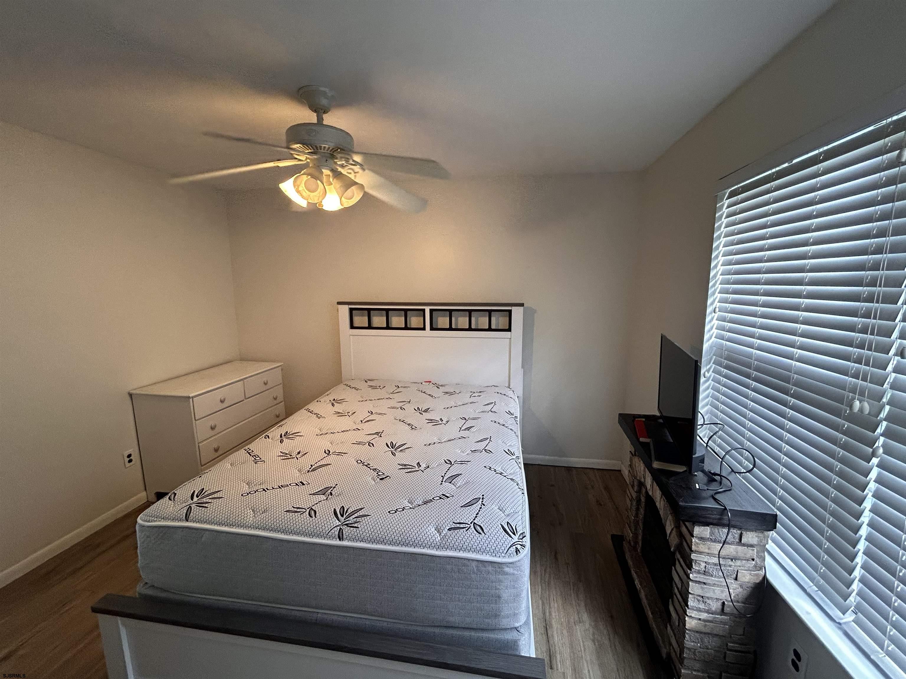 270 London Ct