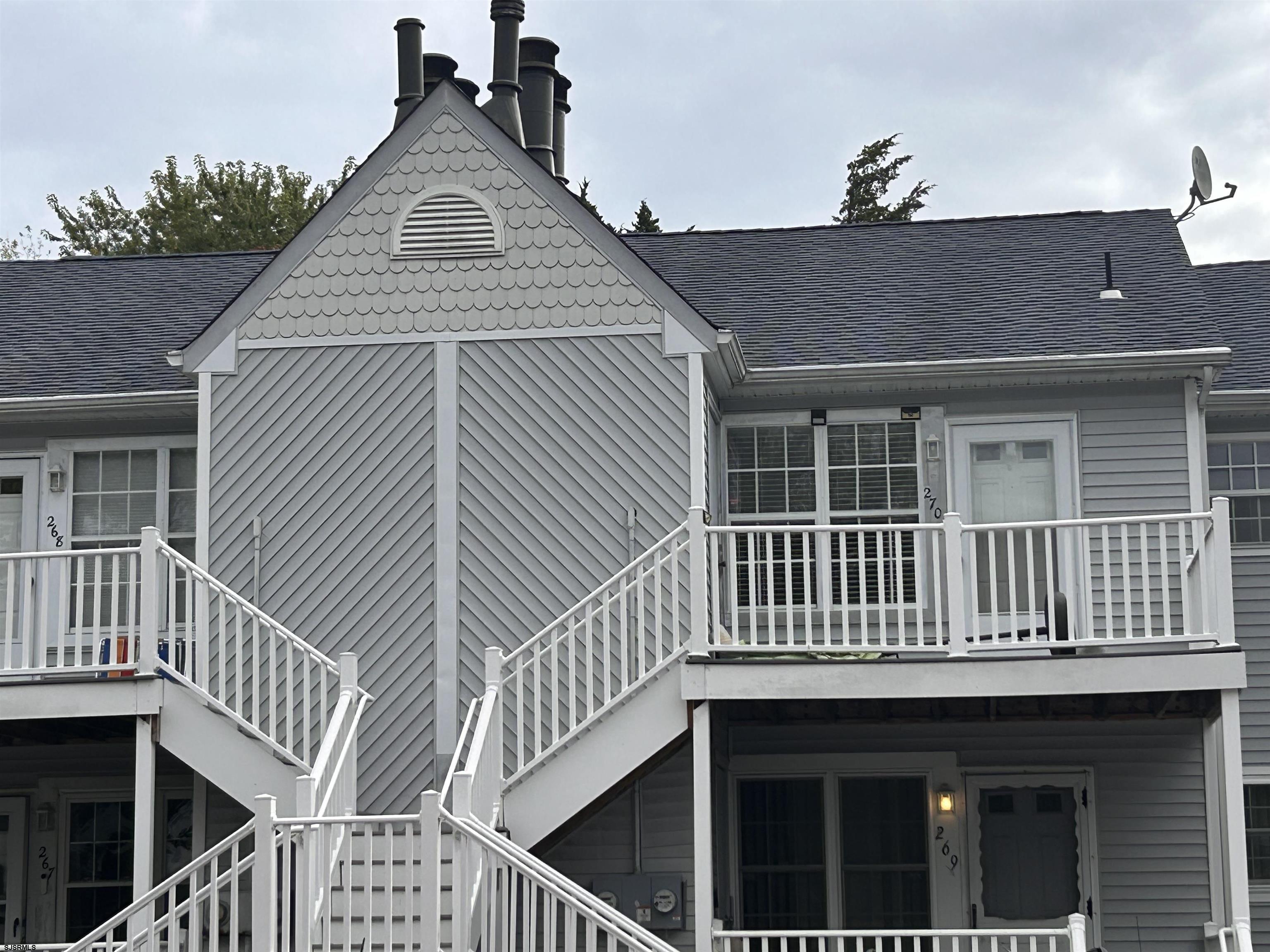 270 London Ct - Picture 2