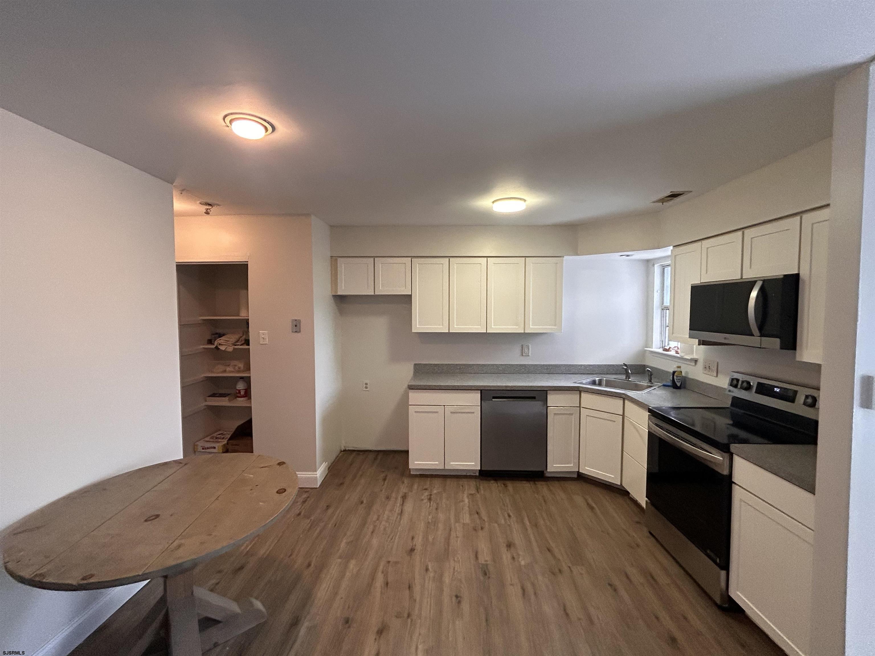 270 London Ct