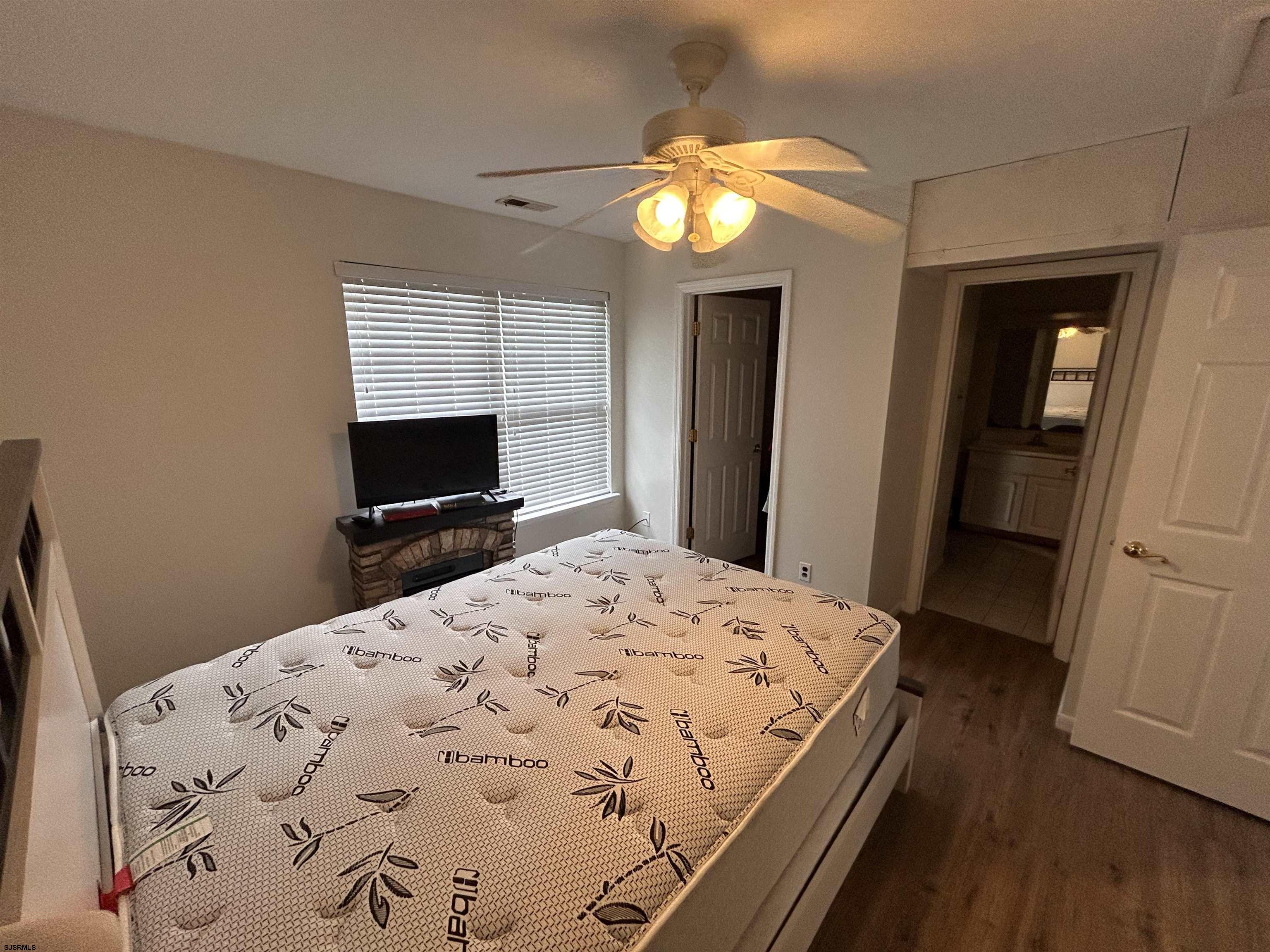 270 London Ct
