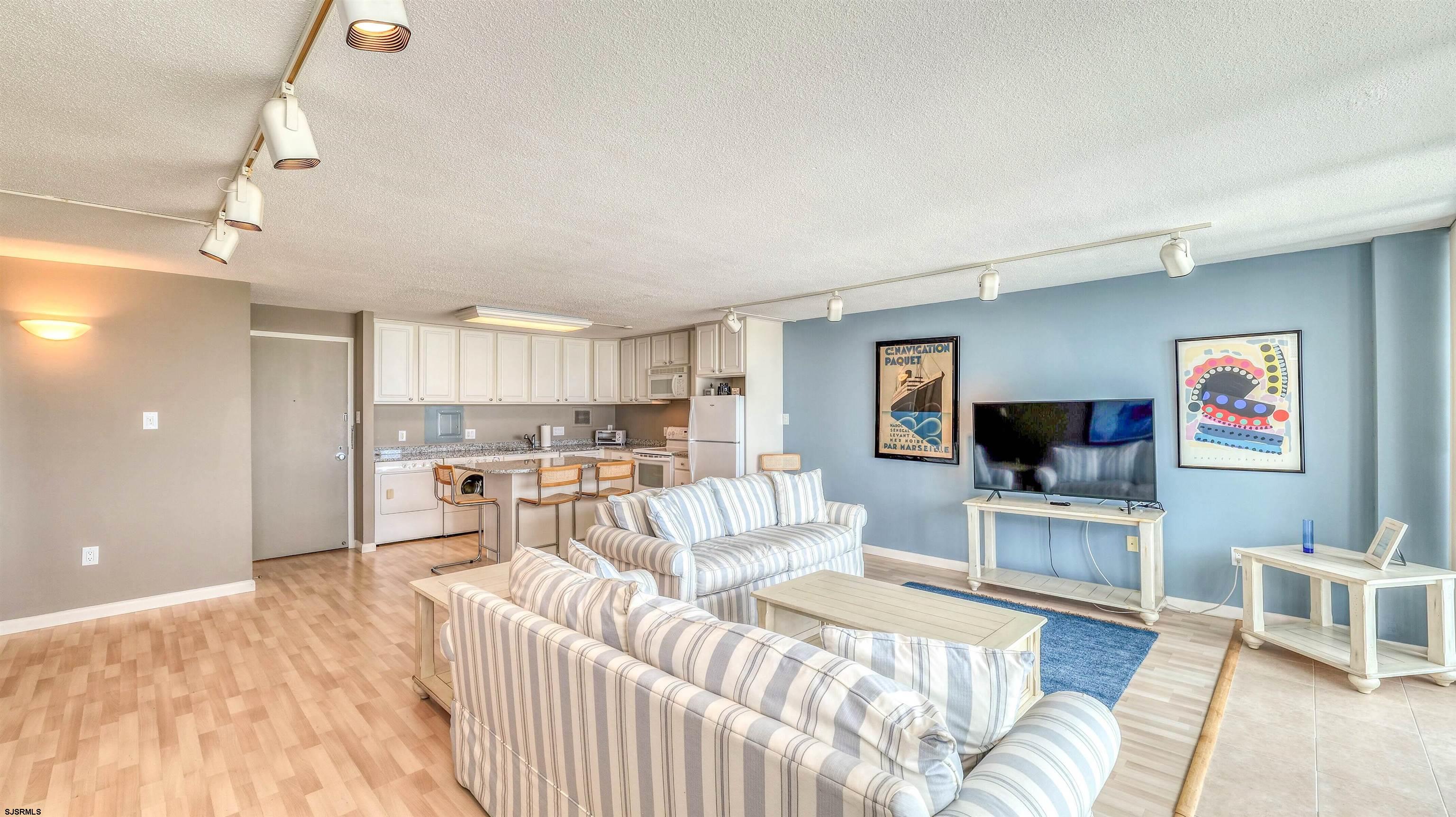 111 S 16th Street - Picture 2