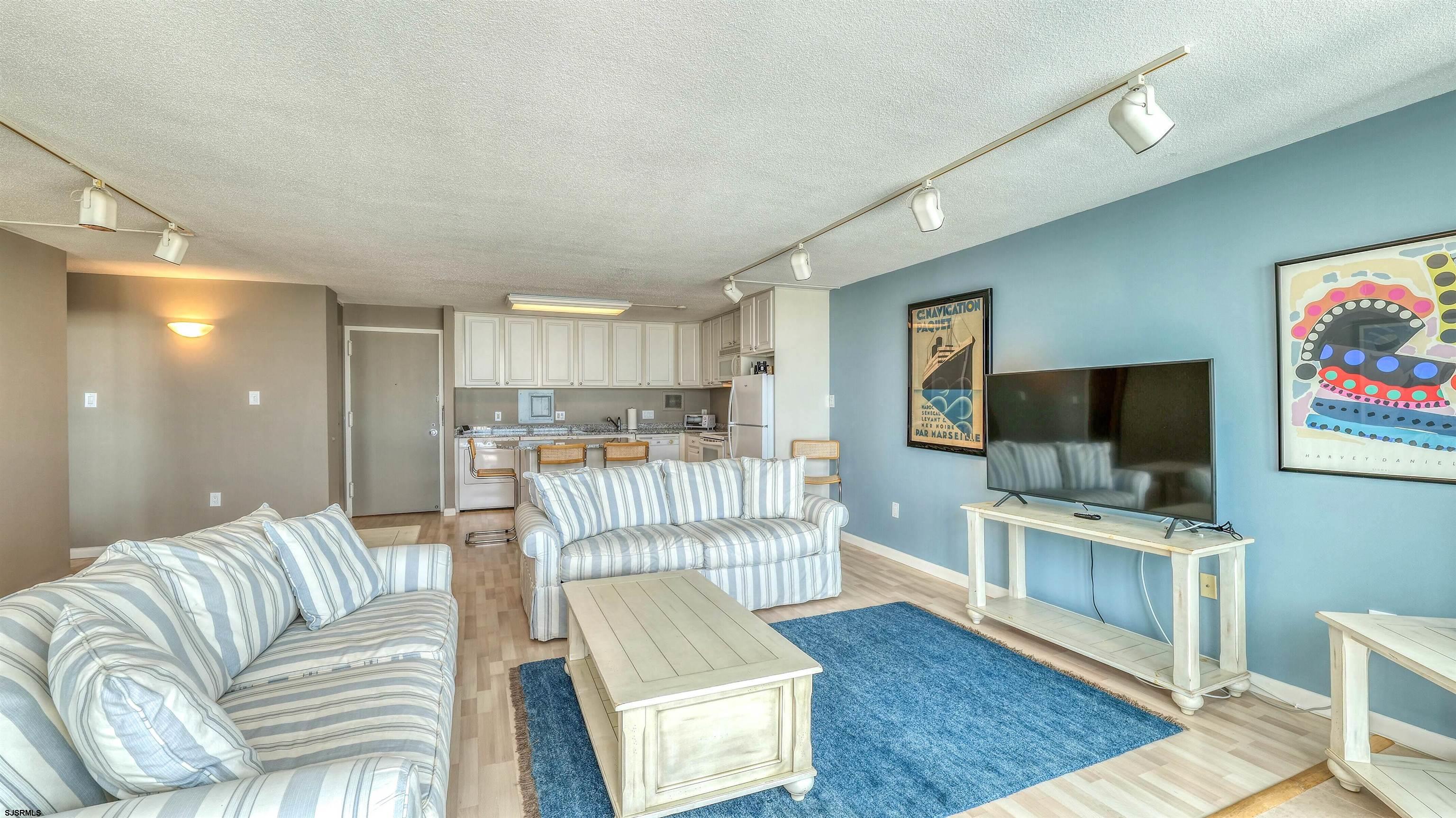 111 S 16th Street - Picture 3