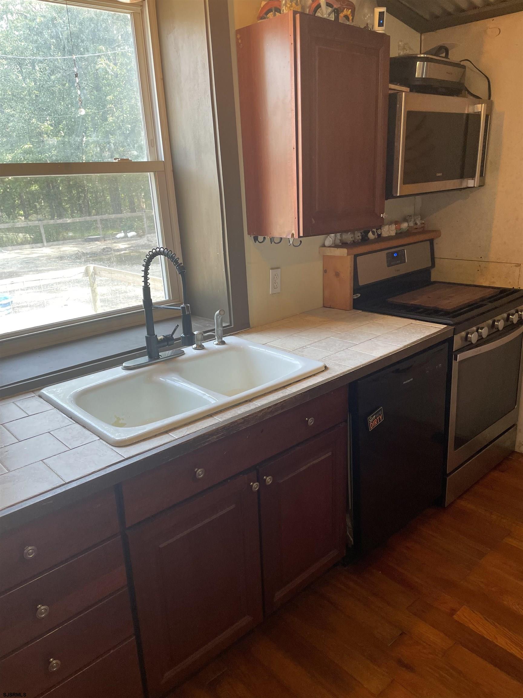 7417 3rd Avenue - Picture 2