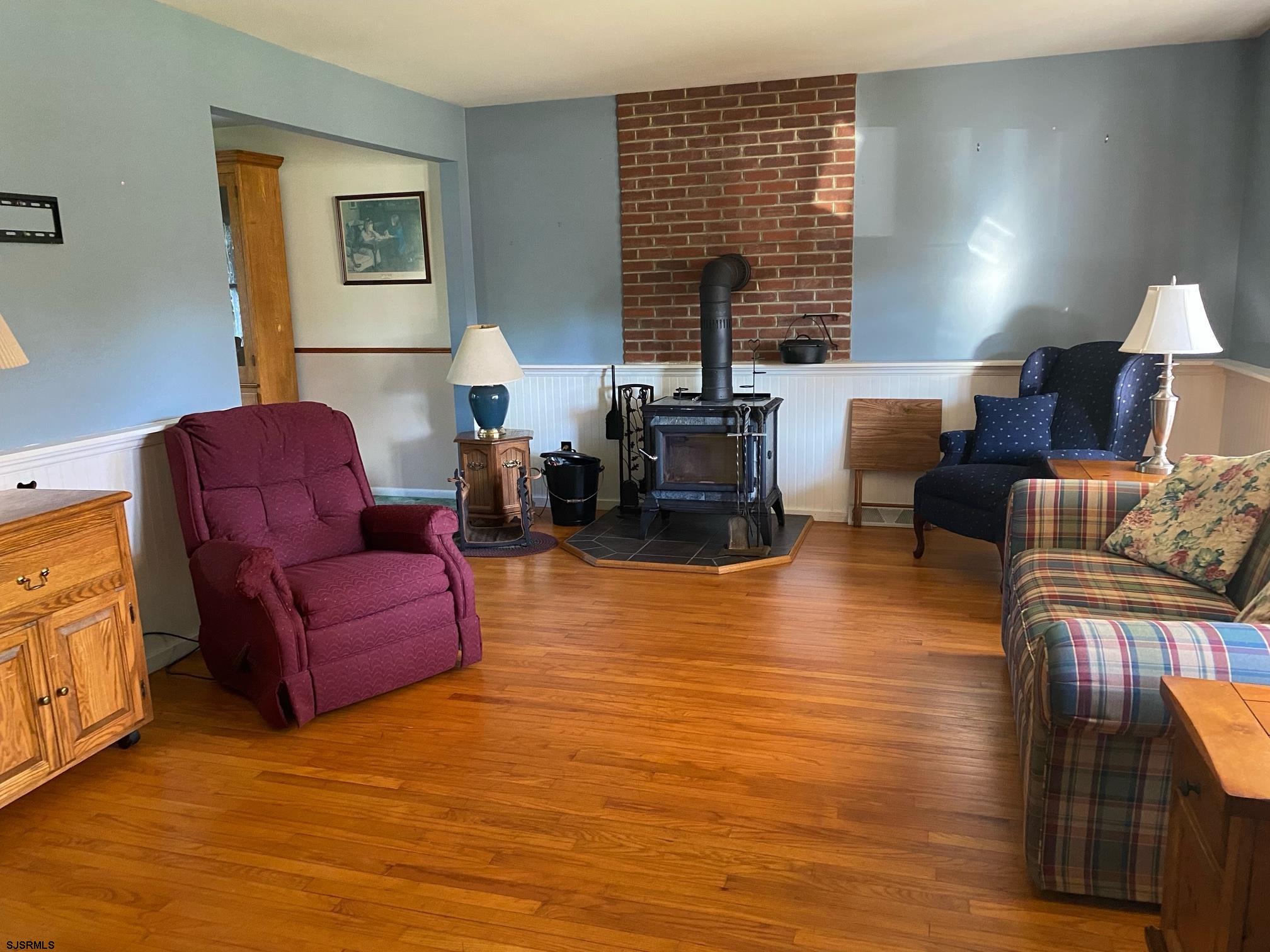 203 Rosemarie Dr