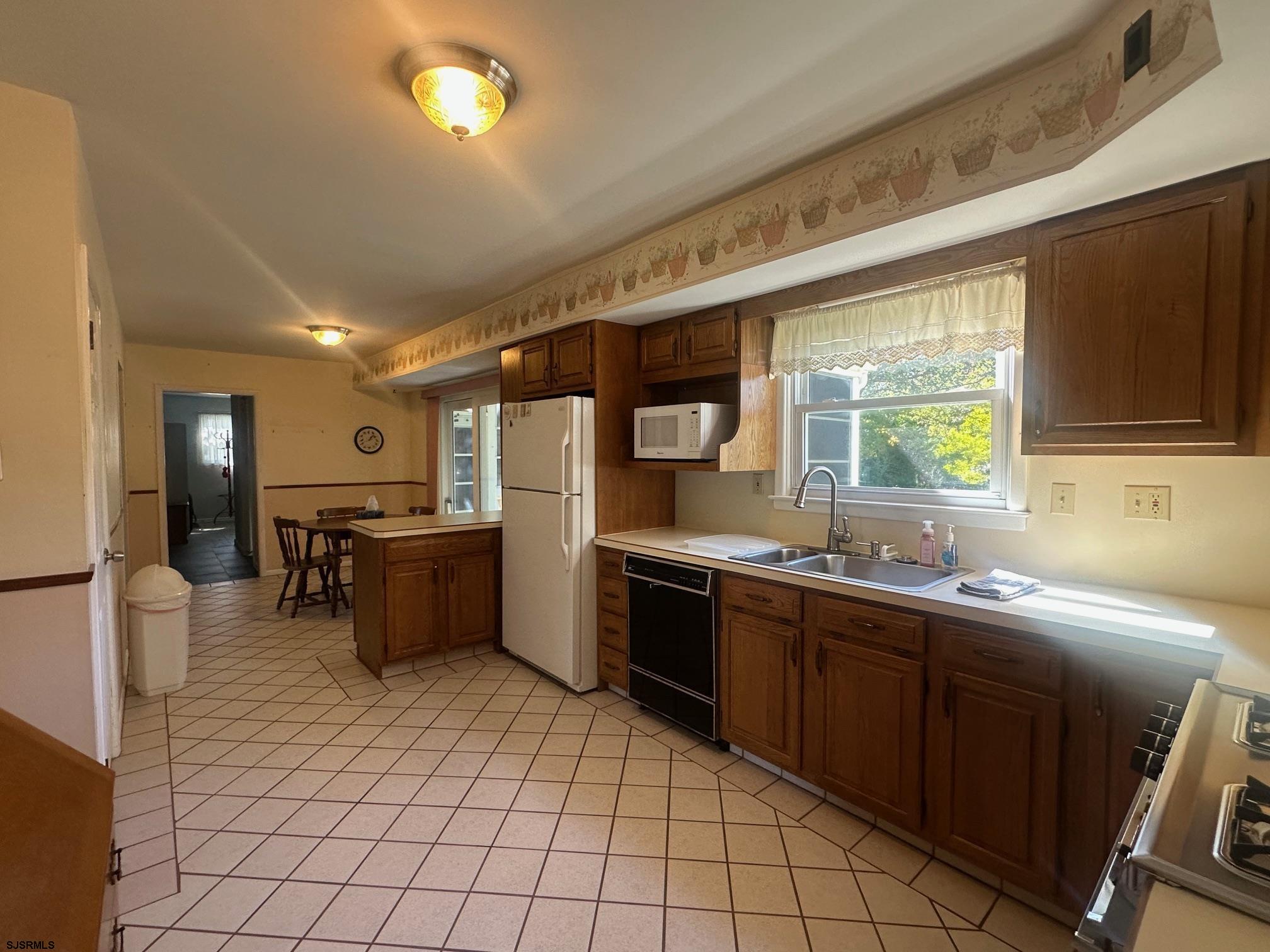 203 Rosemarie Dr