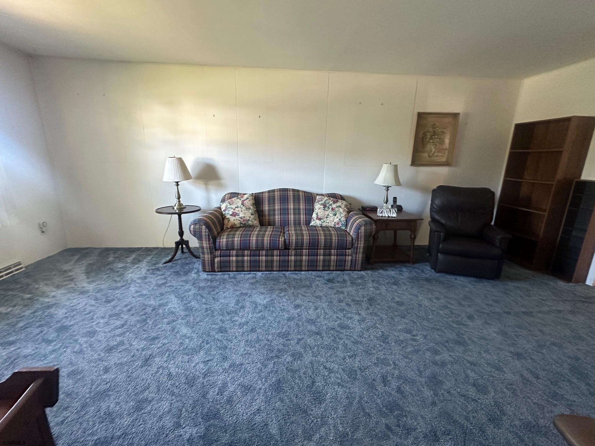 203 Rosemarie Dr