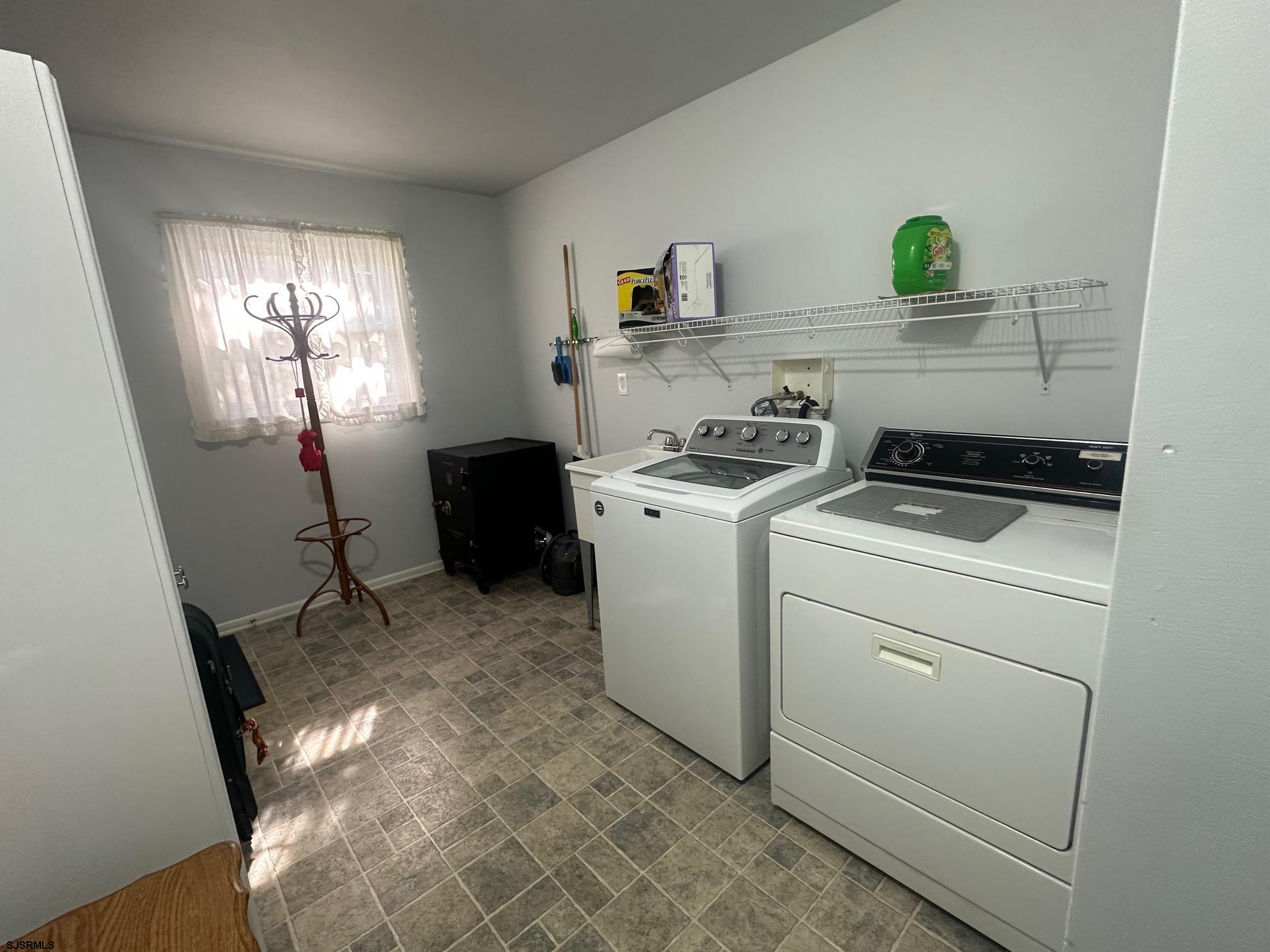 203 Rosemarie Dr