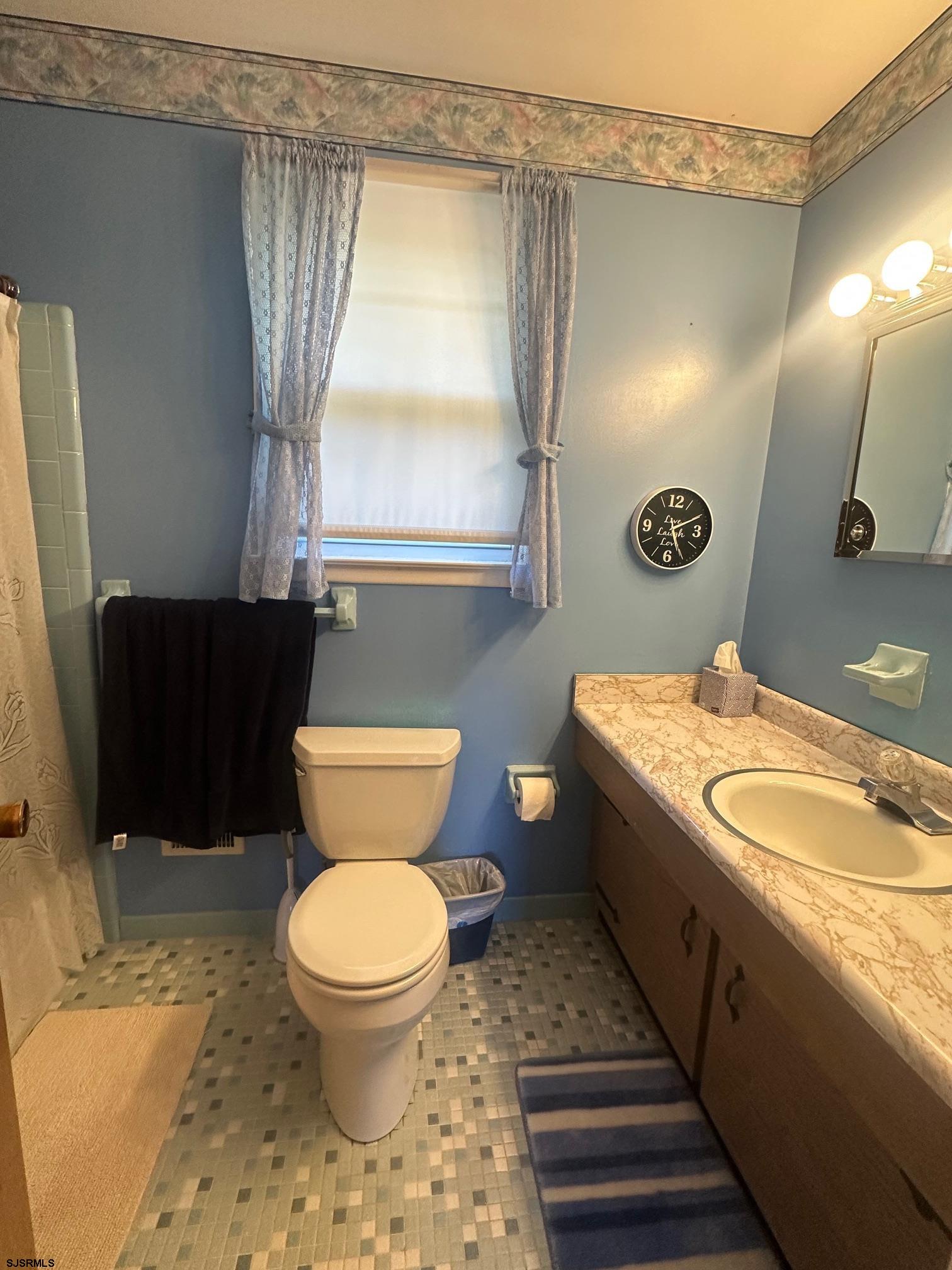 203 Rosemarie Dr