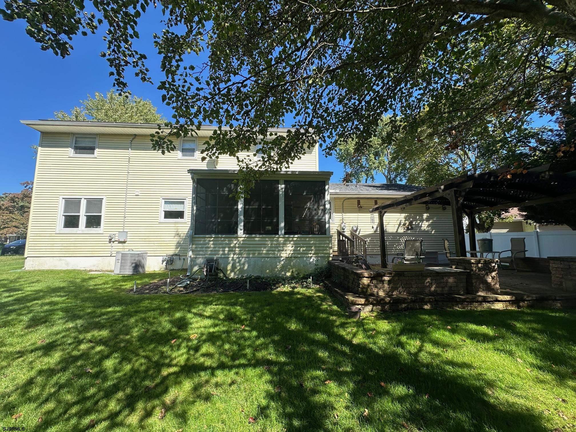 203 Rosemarie Dr