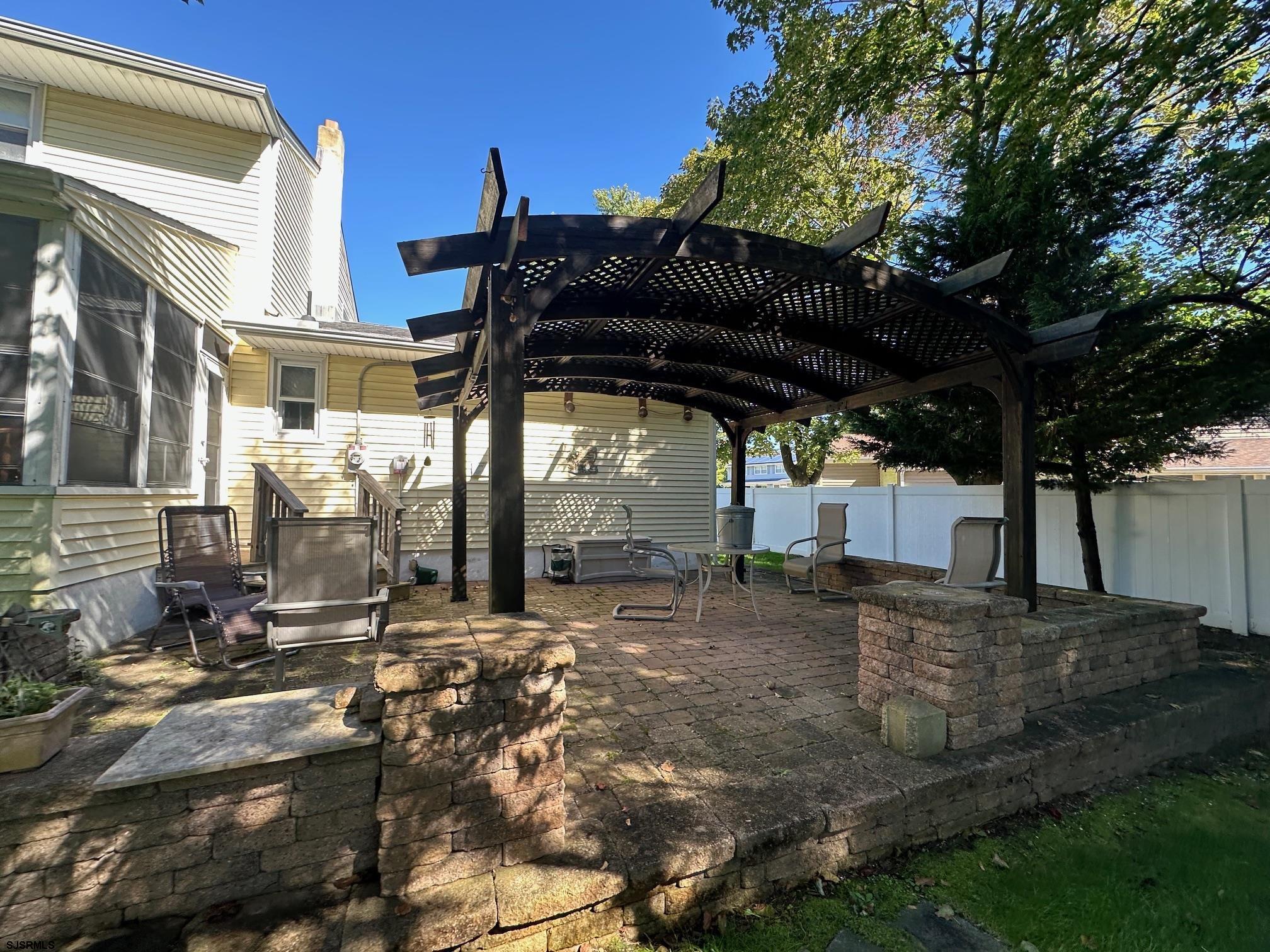 203 Rosemarie Dr - Picture 4