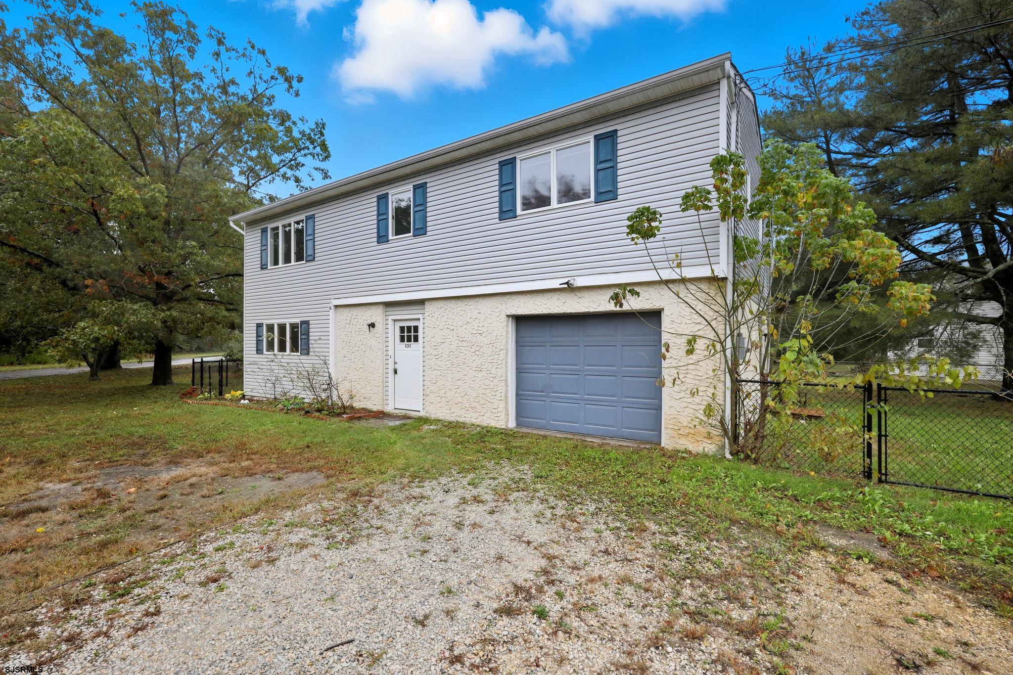 6202 Lance Avenue - Picture 2