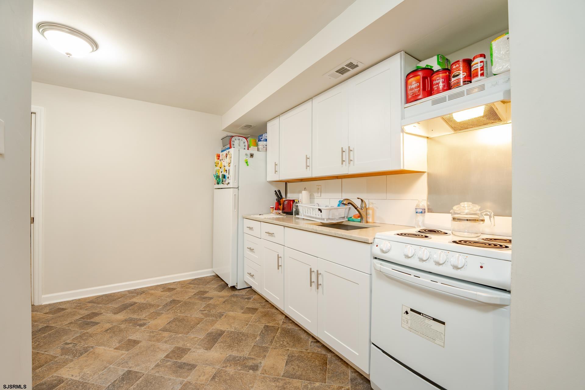 202 English Ln