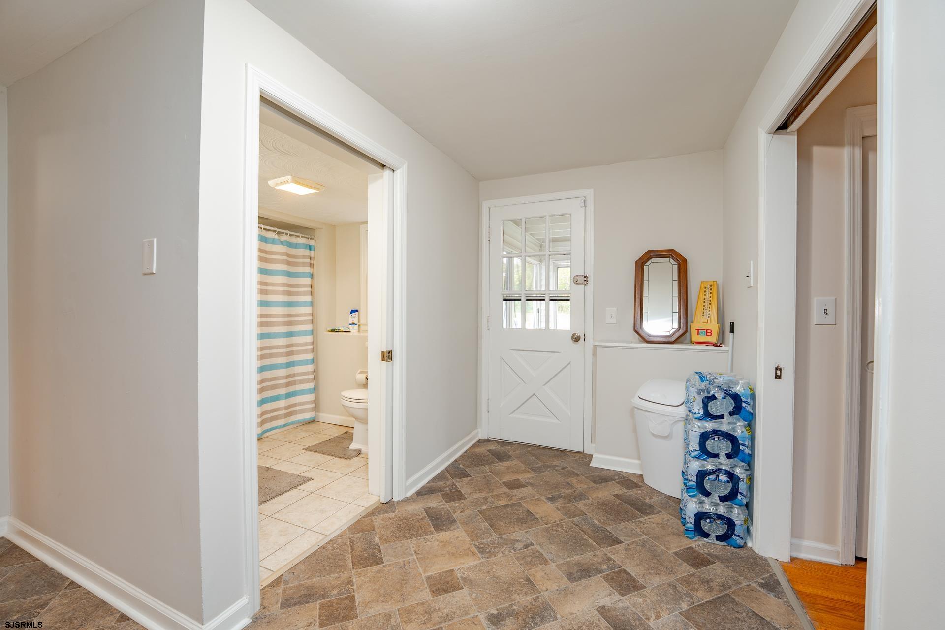 202 English Ln