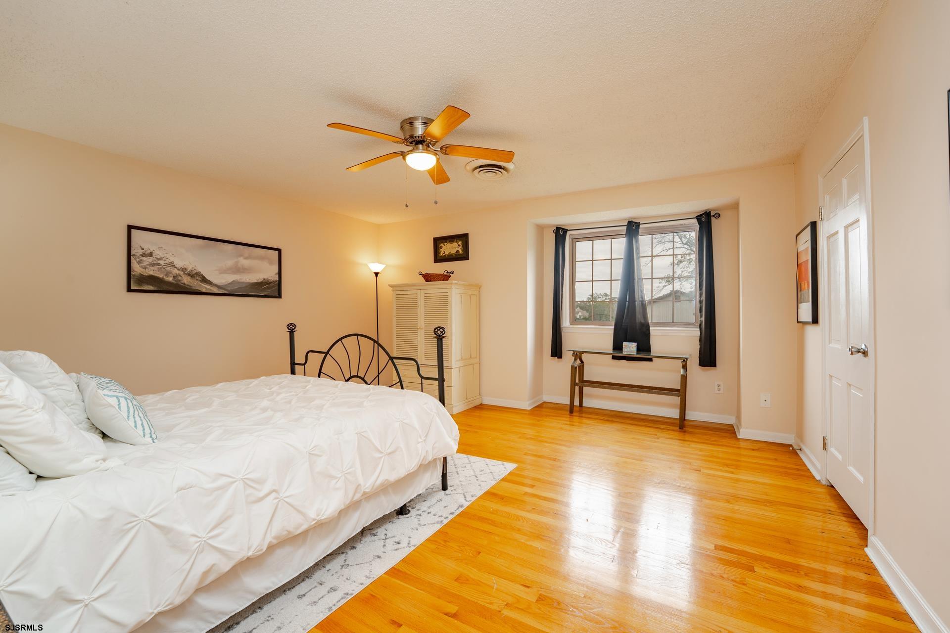 202 English Ln