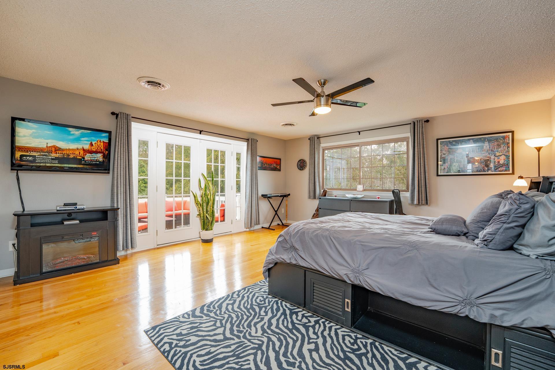 202 English Ln