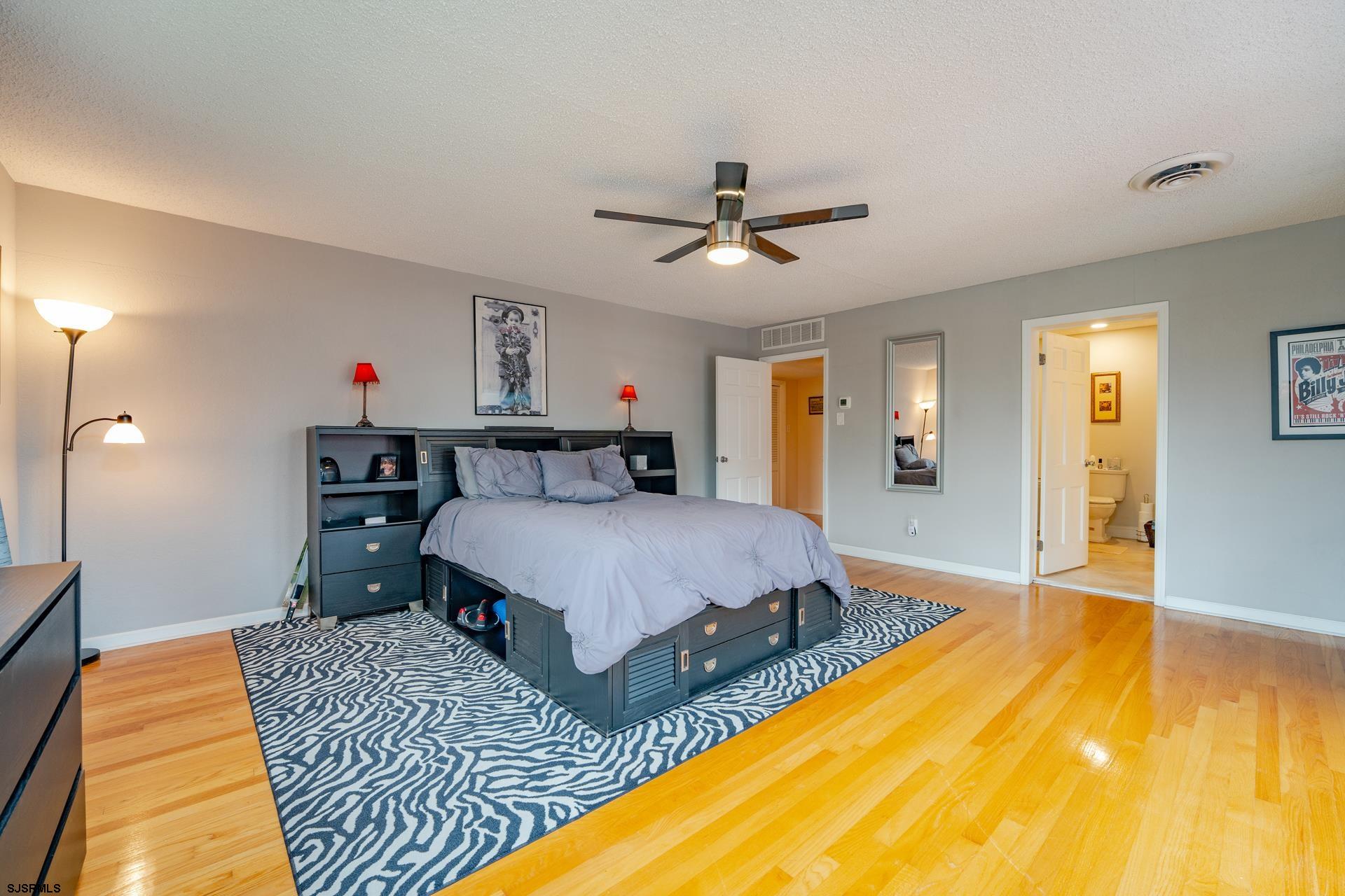 202 English Ln