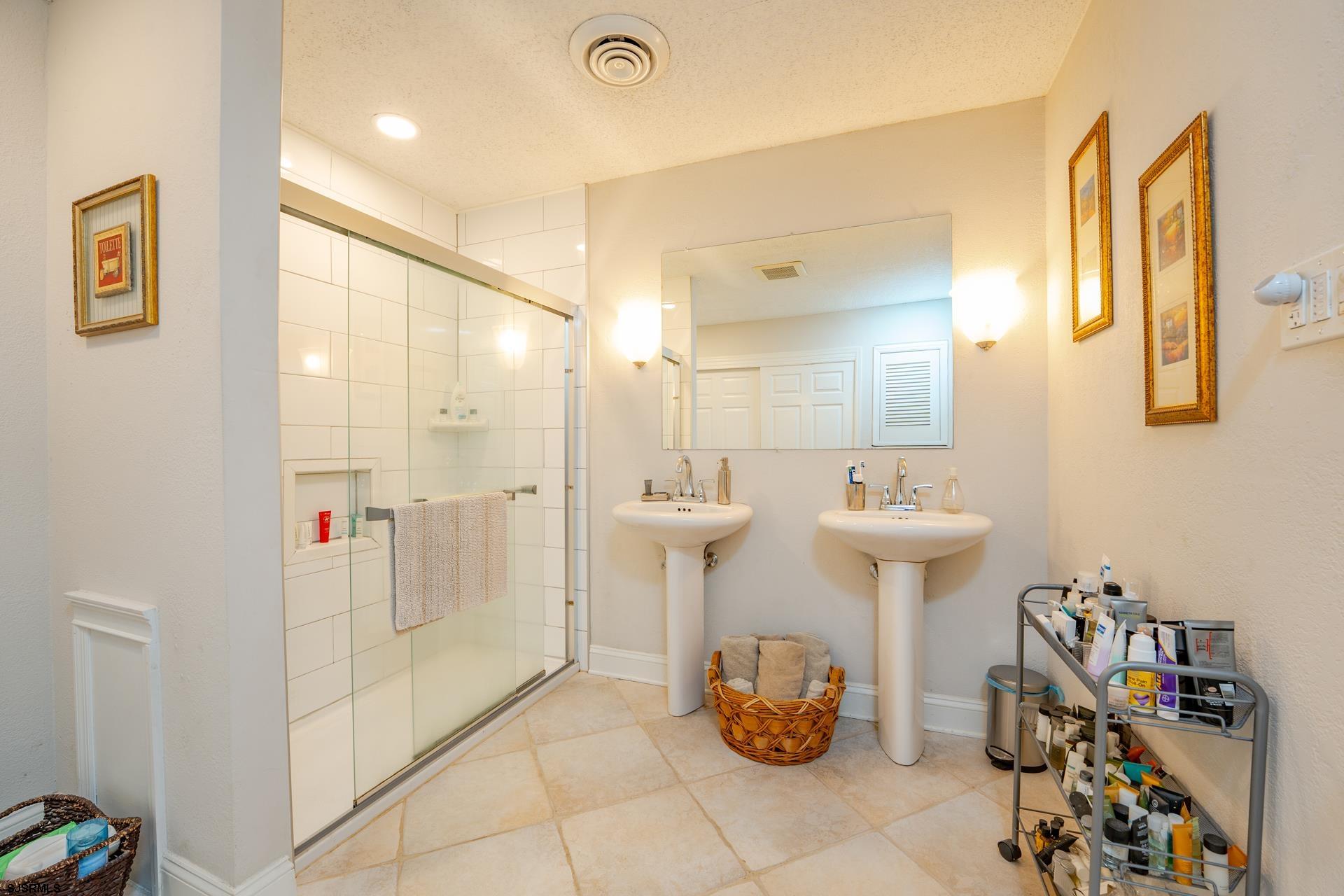 202 English Ln
