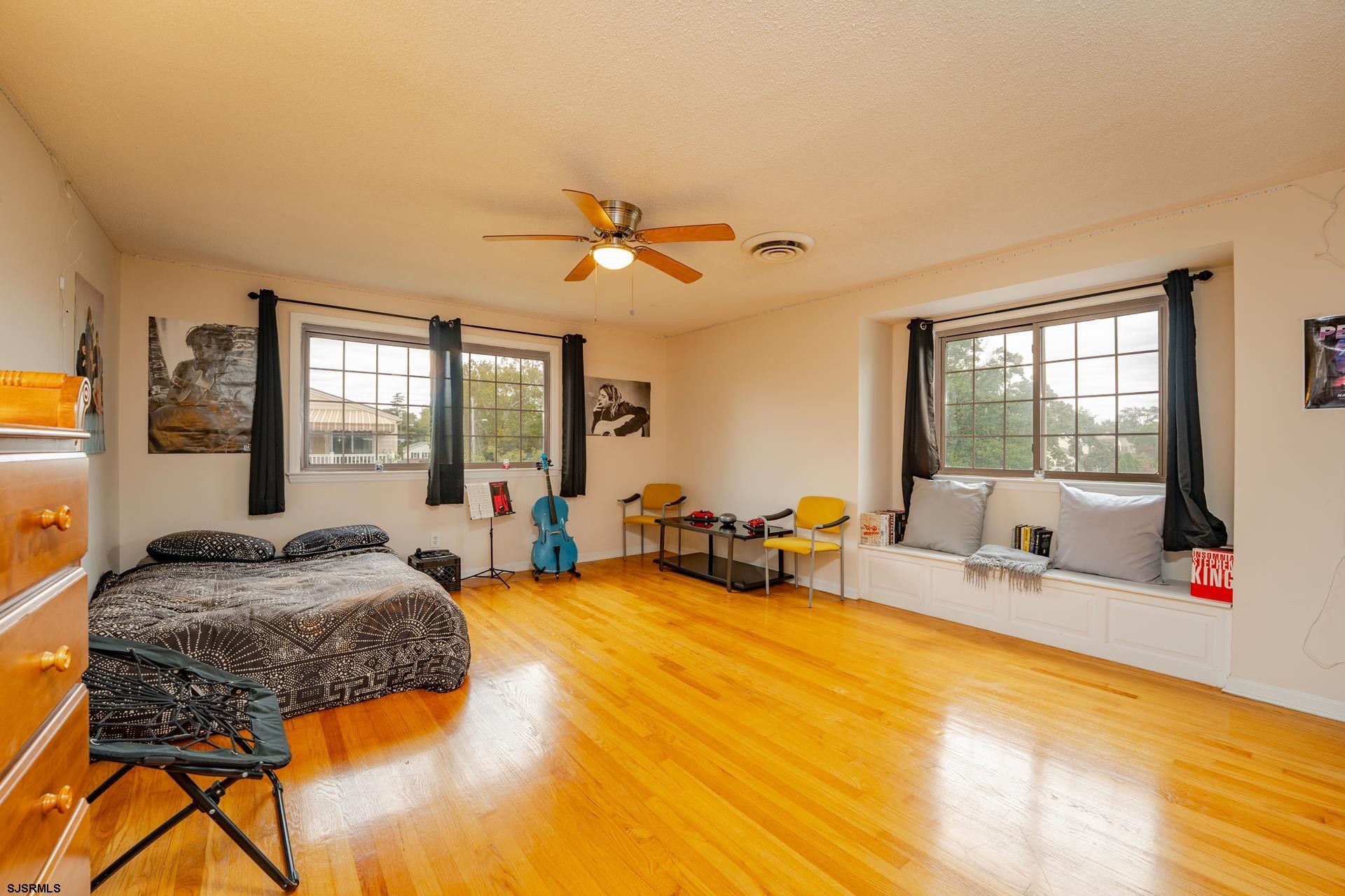 202 English Ln