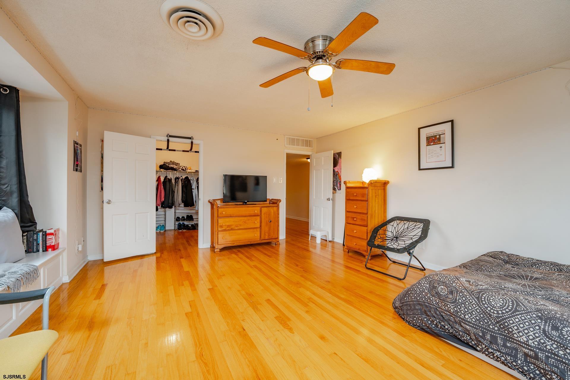 202 English Ln
