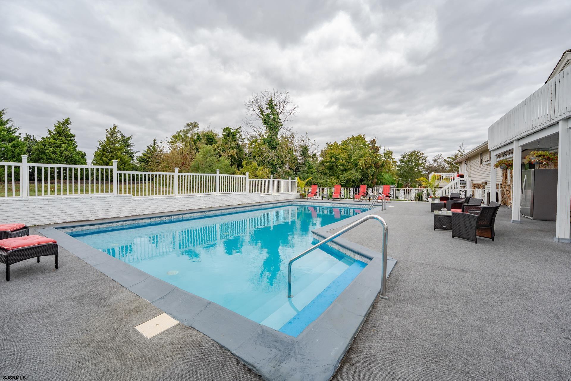 202 English Ln