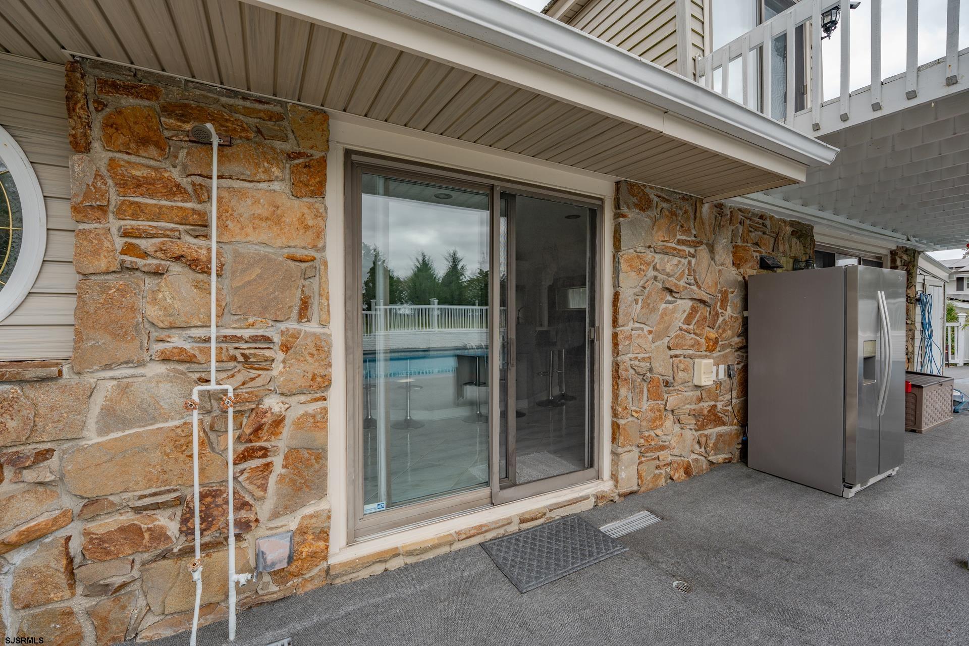 202 English Ln