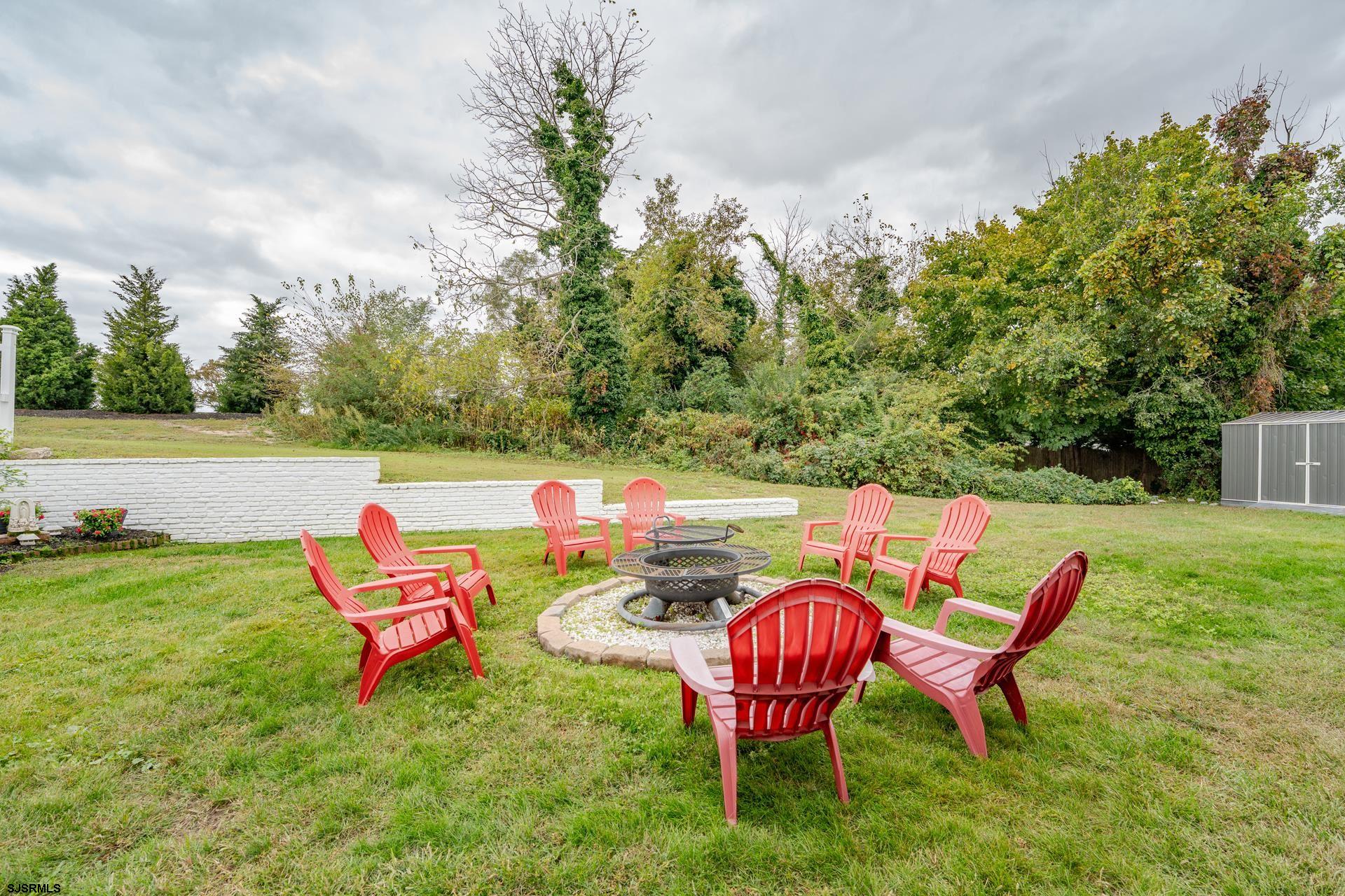 202 English Ln