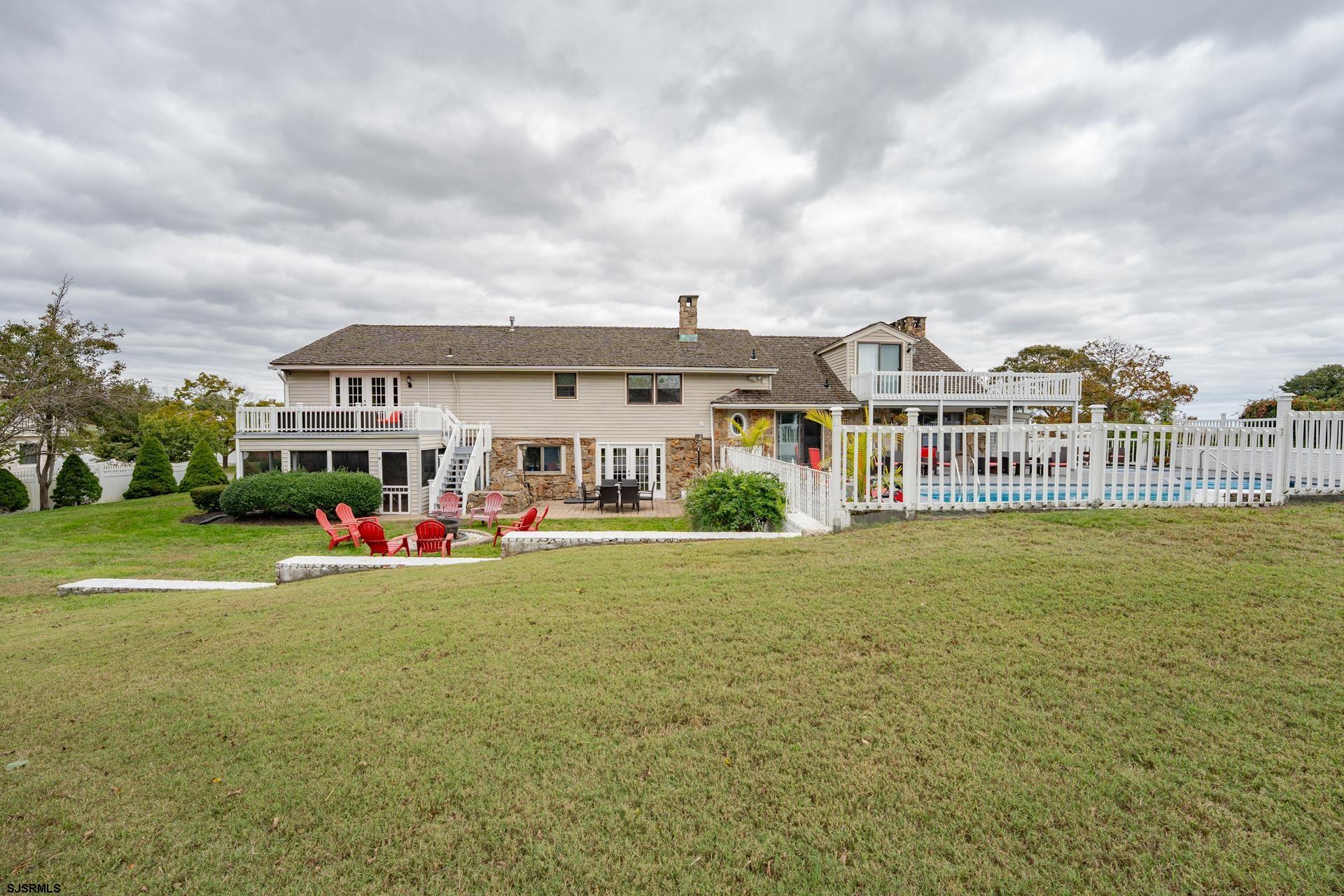 202 English Ln