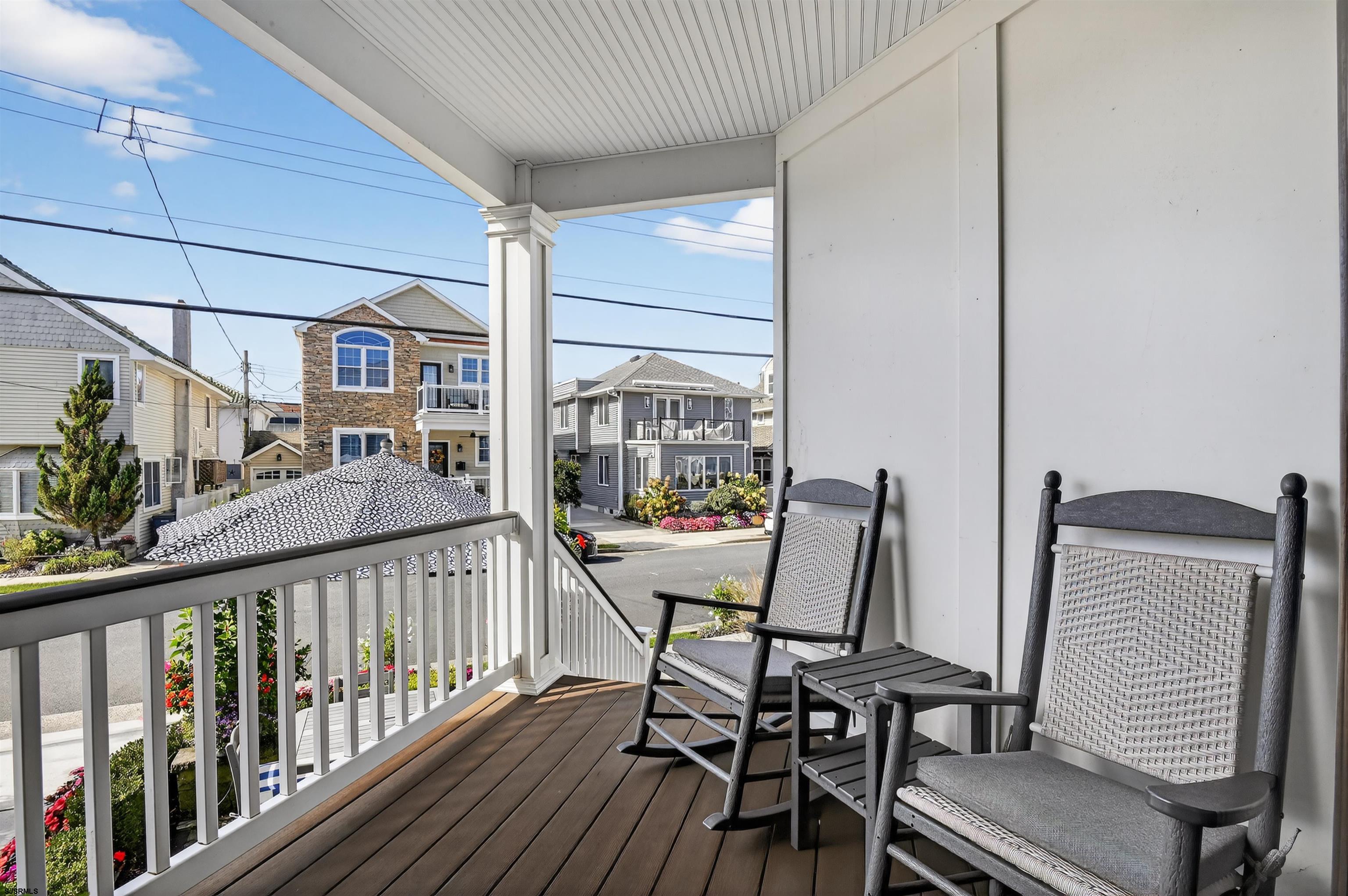 5 N Iroquois Avenue