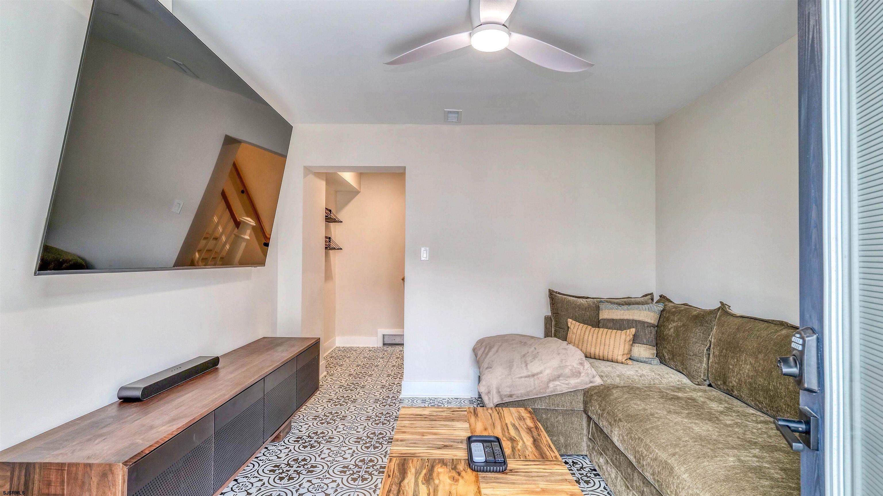 100 N Monroe #2 Avenue - Picture 2