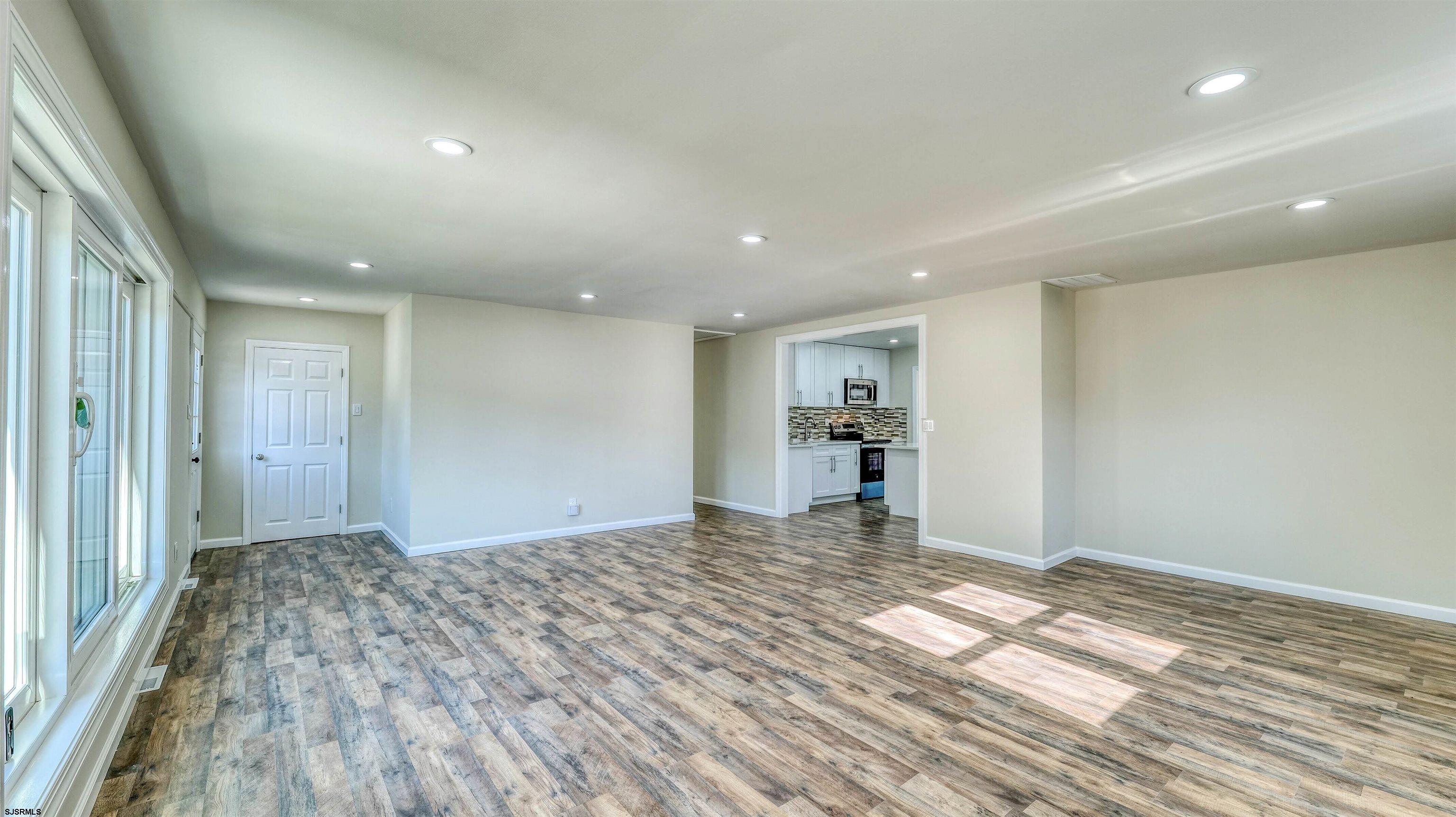 19 Merion Dr - Picture 2
