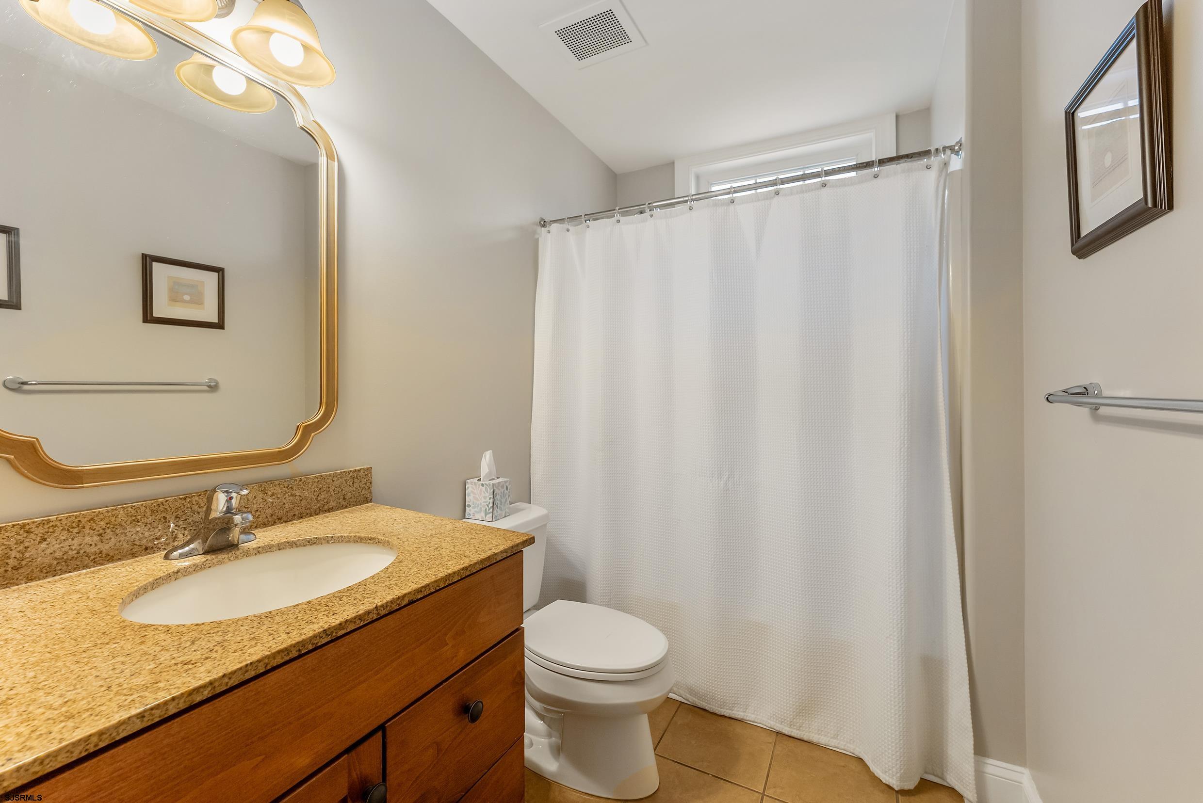 909 4th Street - Picture 1