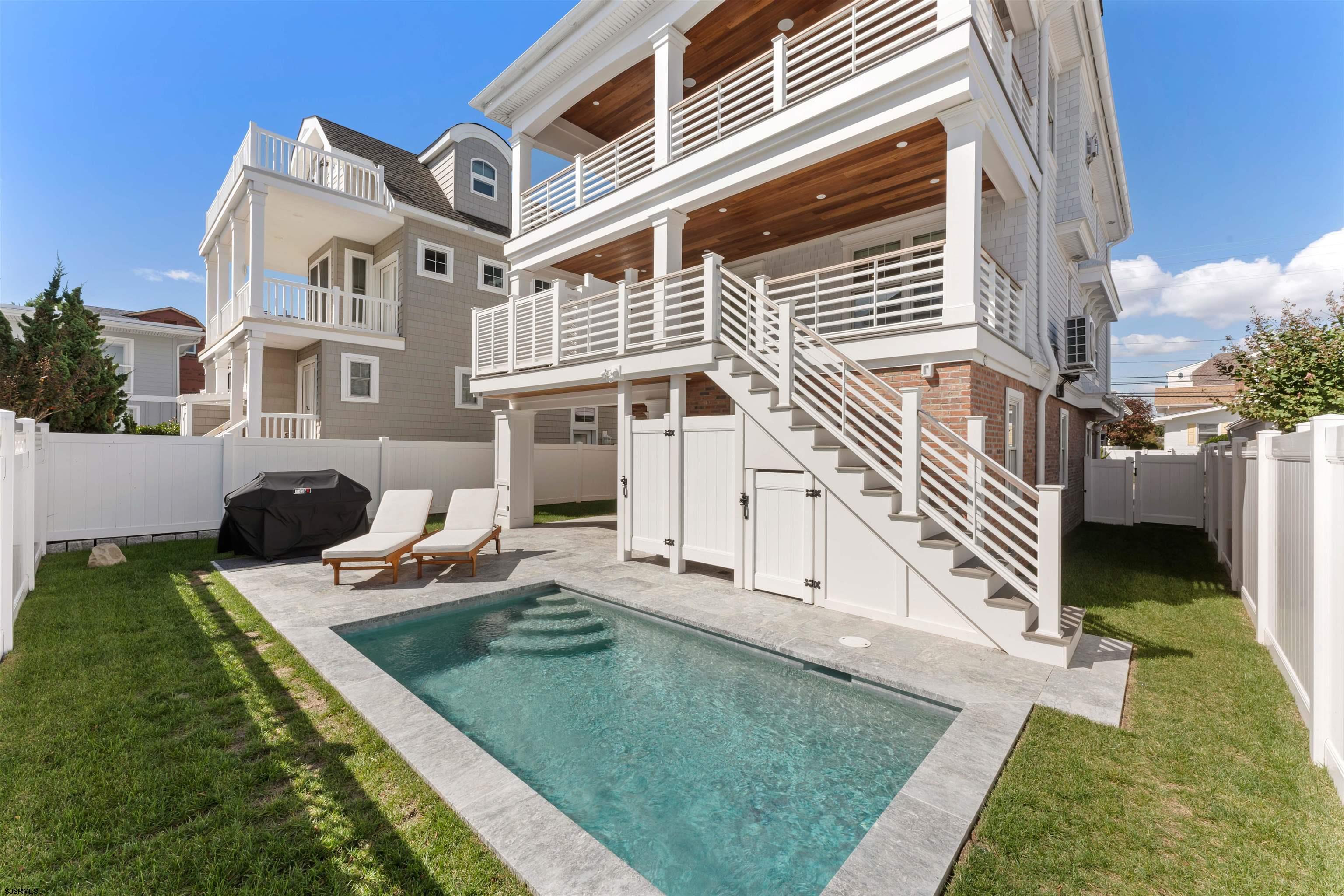 3216 Pacific Avenue - Picture 1