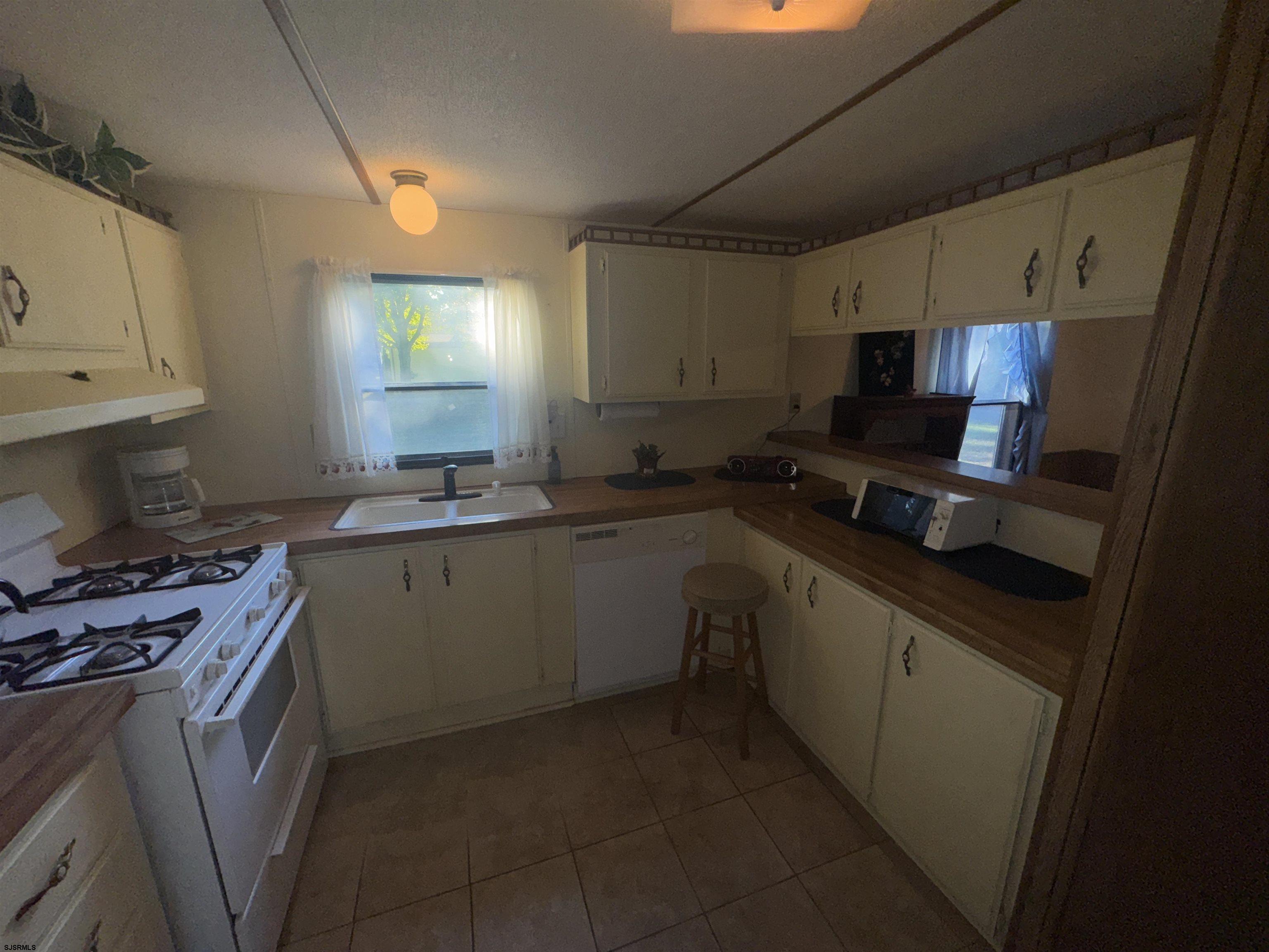 115 Mast Dr
