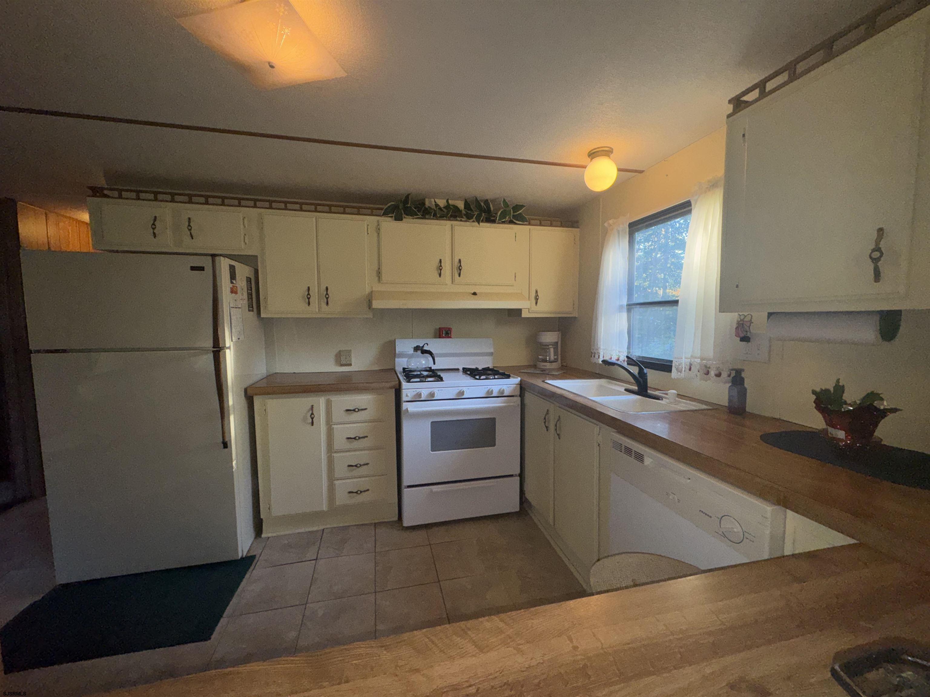 115 Mast Dr
