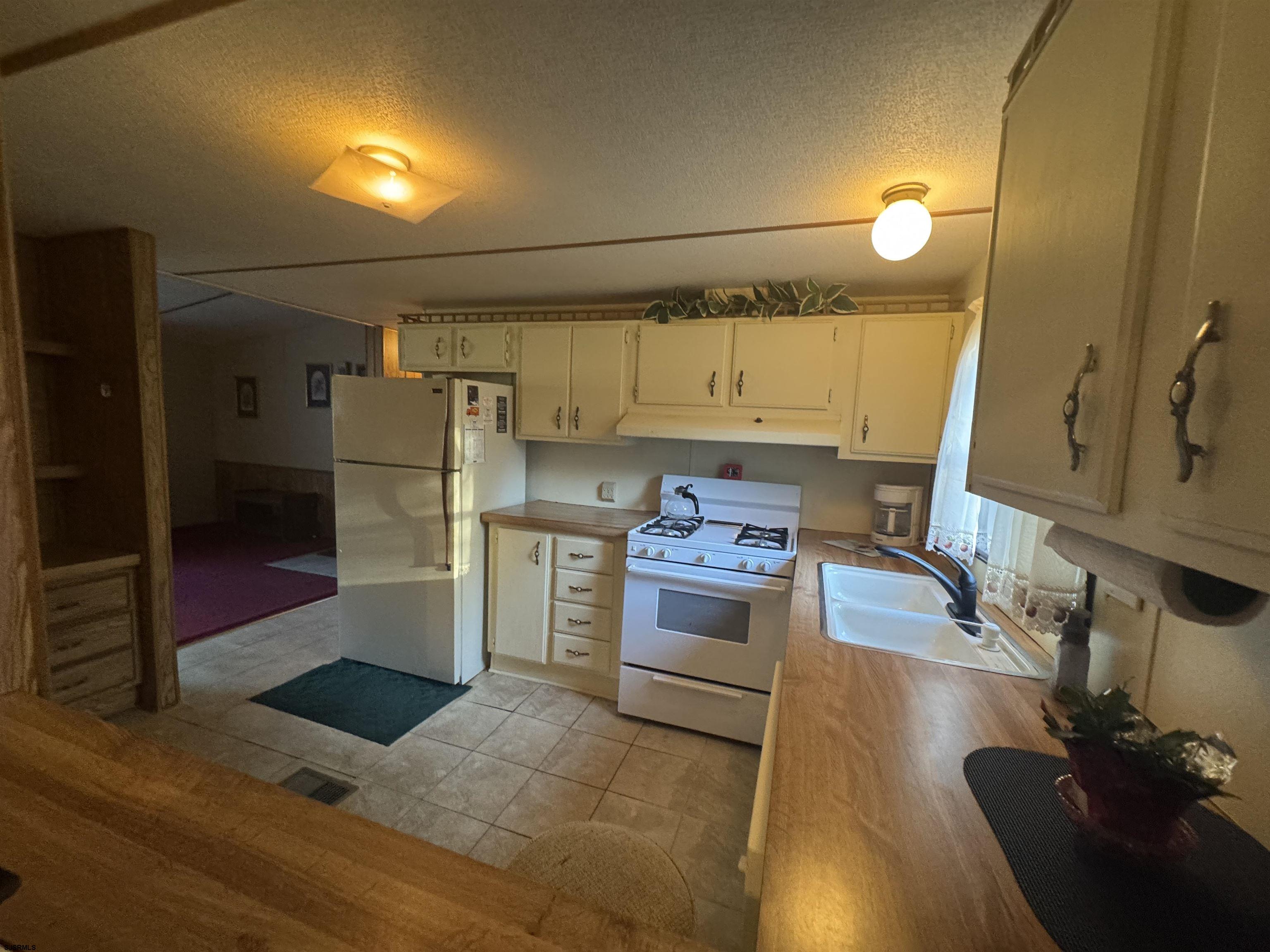 115 Mast Dr