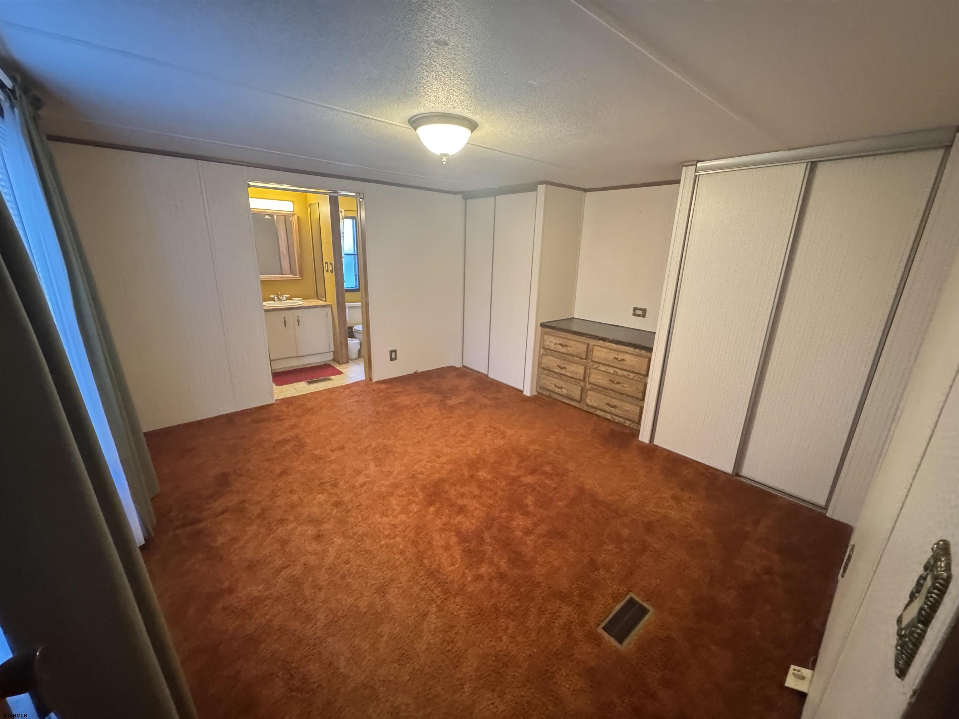 115 Mast Dr