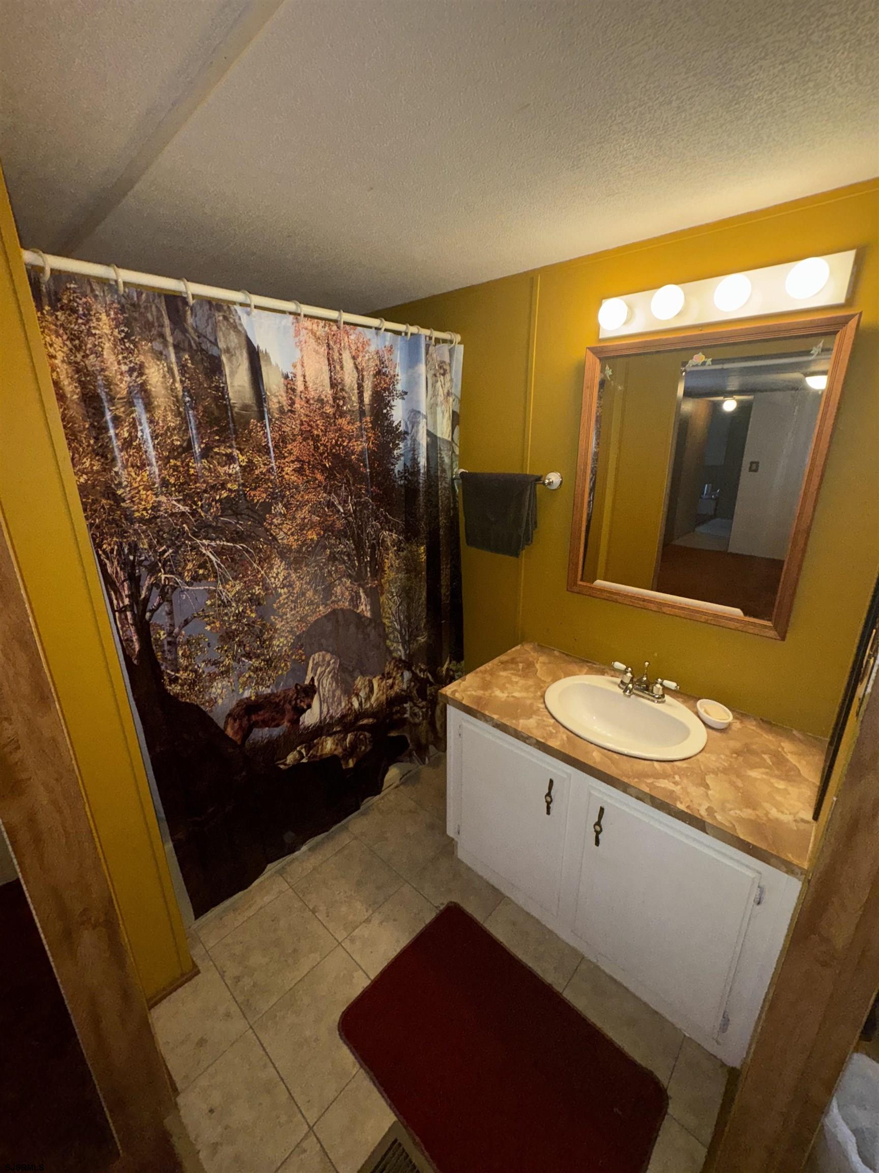 115 Mast Dr