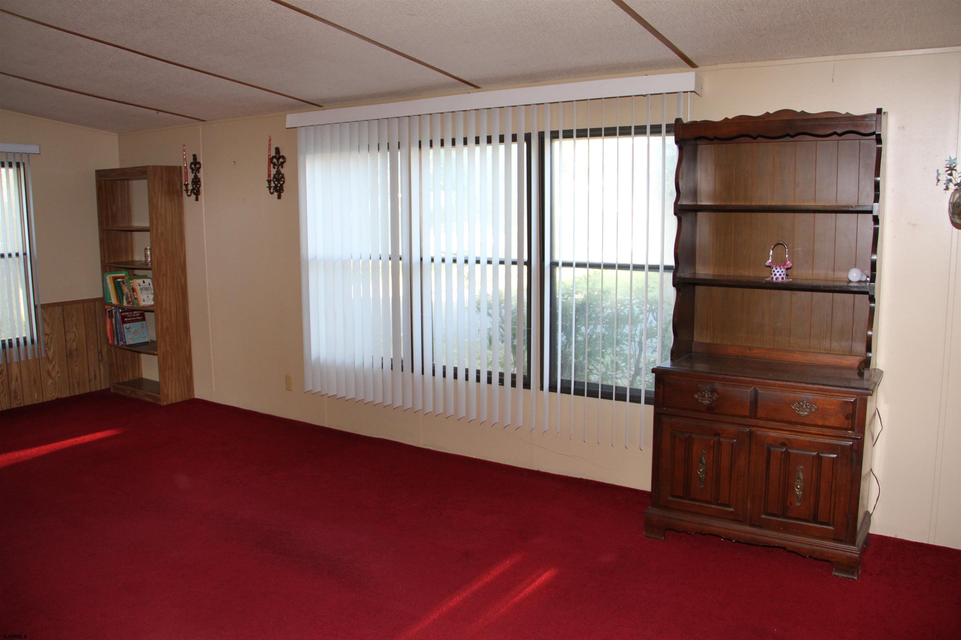 115 Mast Dr - Picture 4