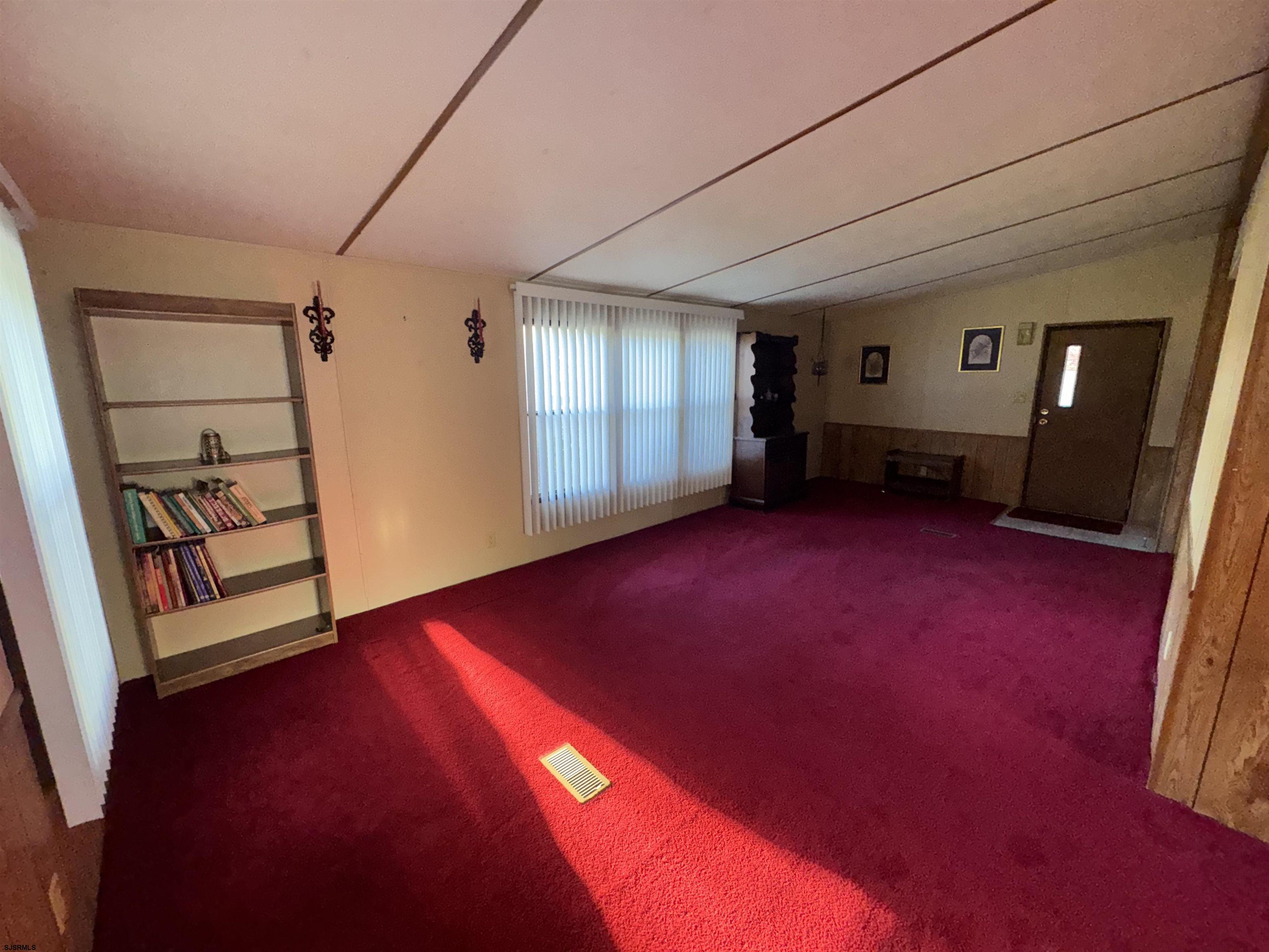 115 Mast Dr