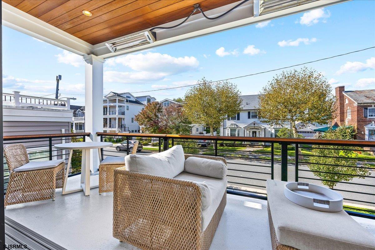 17 N Mansfield Avenue