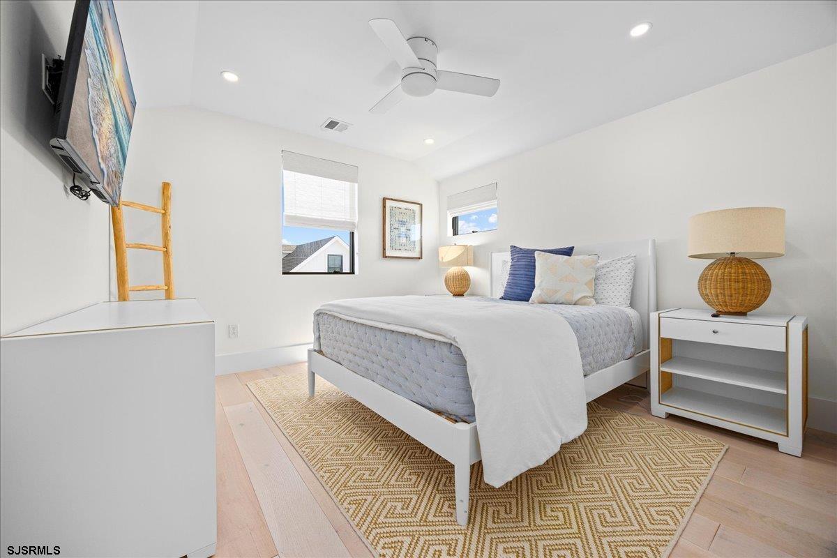 17 N Mansfield Avenue