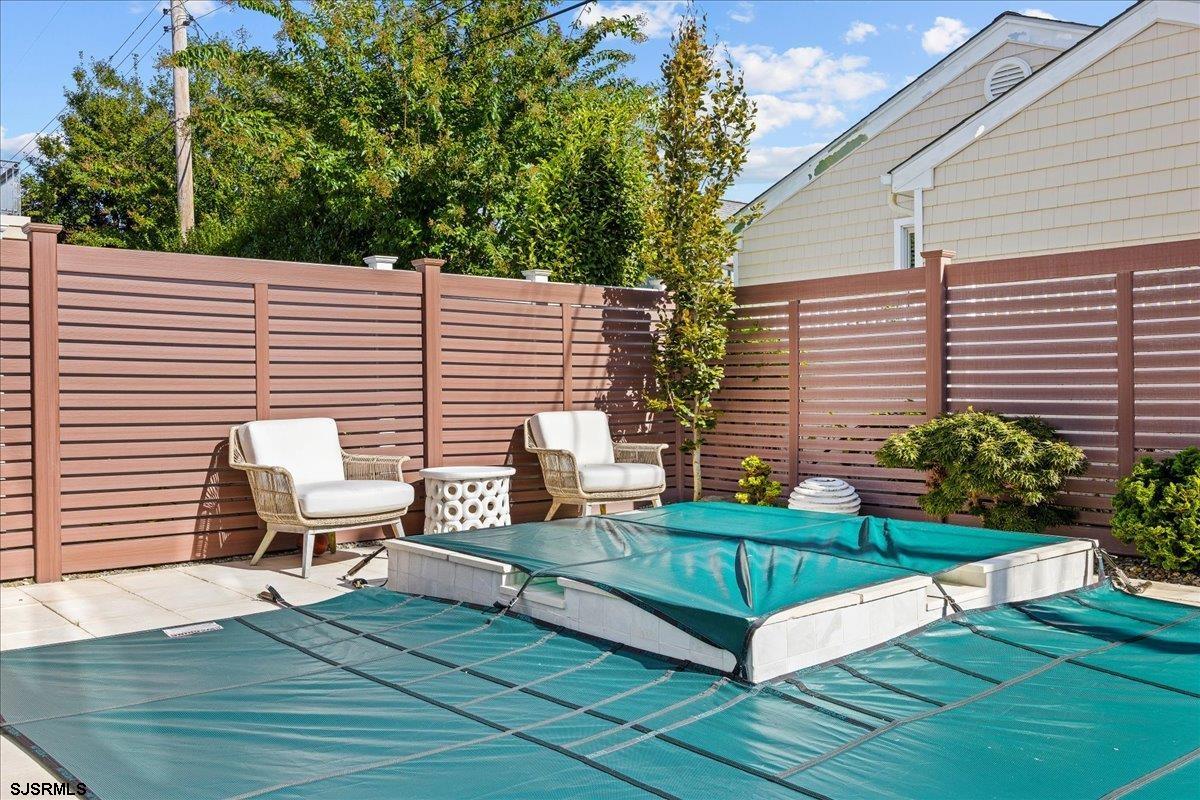 17 N Mansfield Avenue