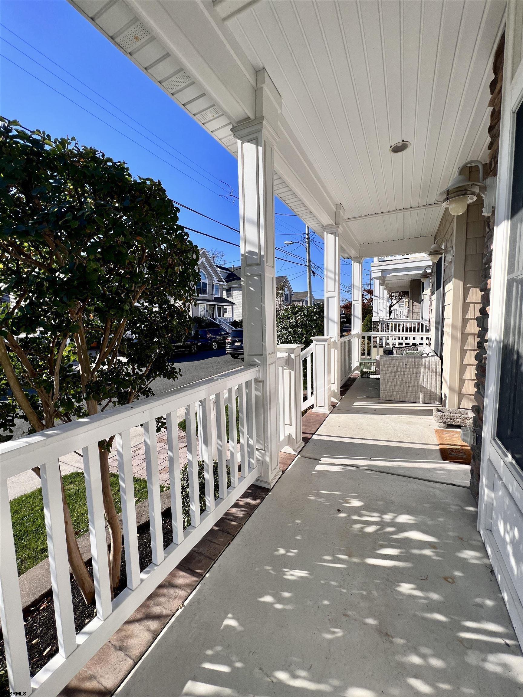 107 N Douglas - Picture 2
