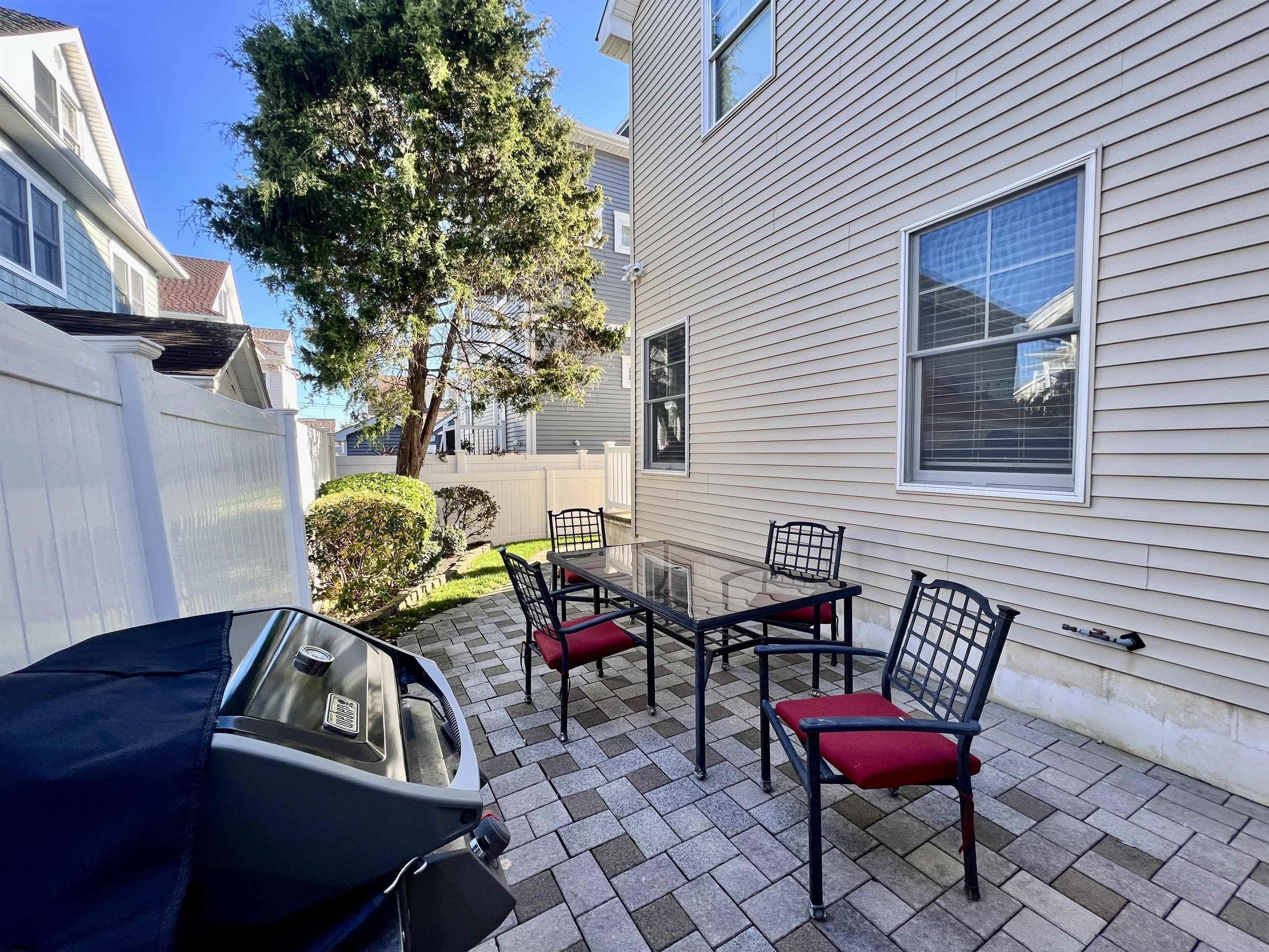 107 N Douglas