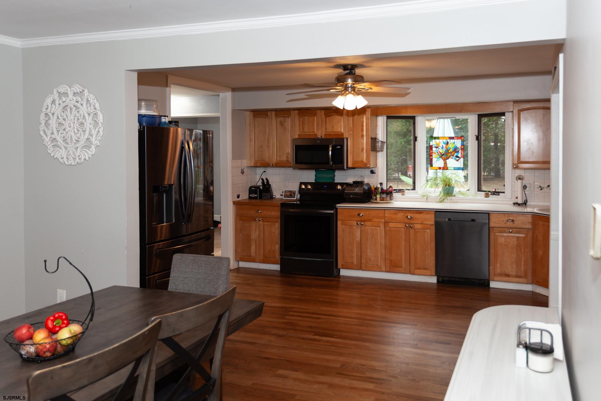 1005 Bartlett Avenue - Picture 2