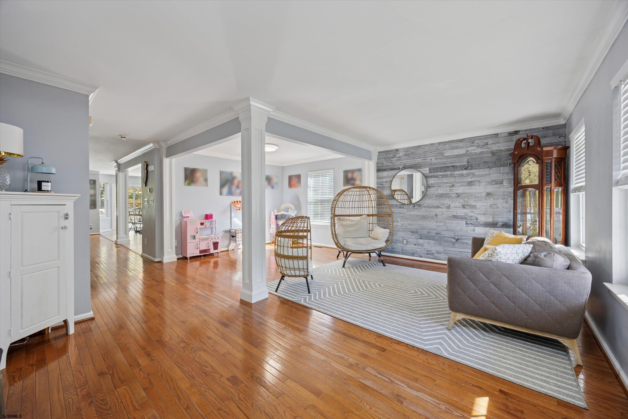 223 Sun Valley Cir - Picture 3