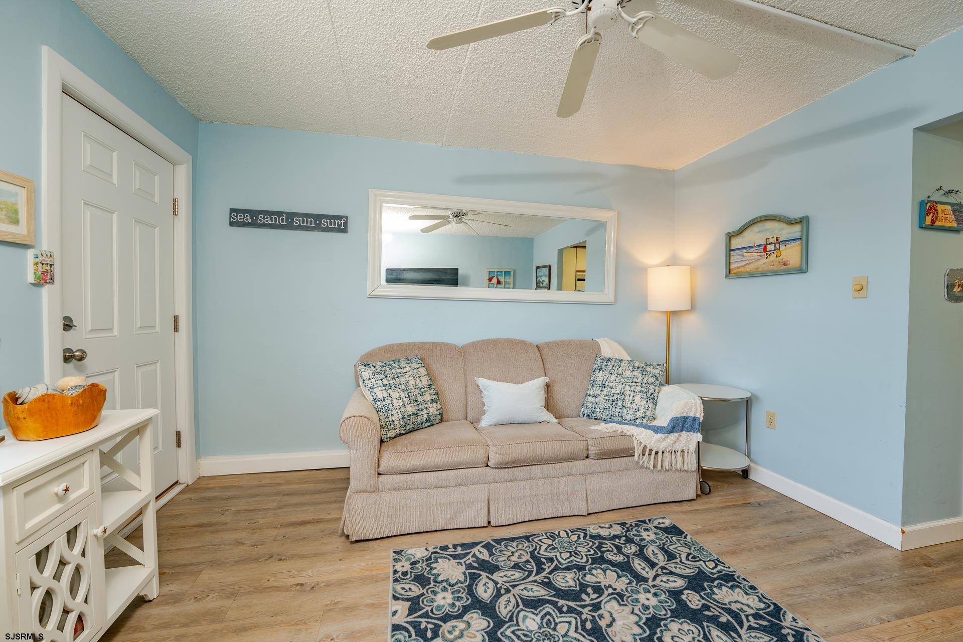 921 Wesley Ave, A24 - Picture 4