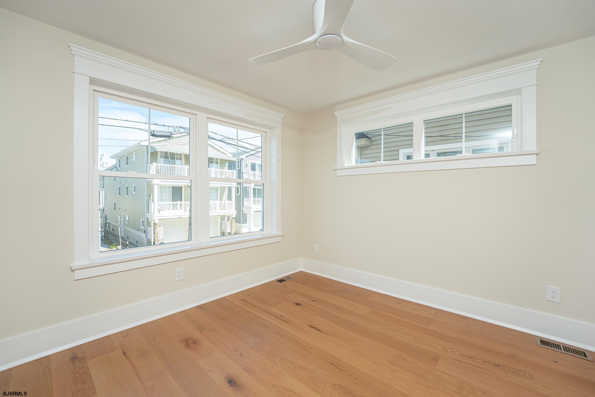 829 Unit A St Charles Pl