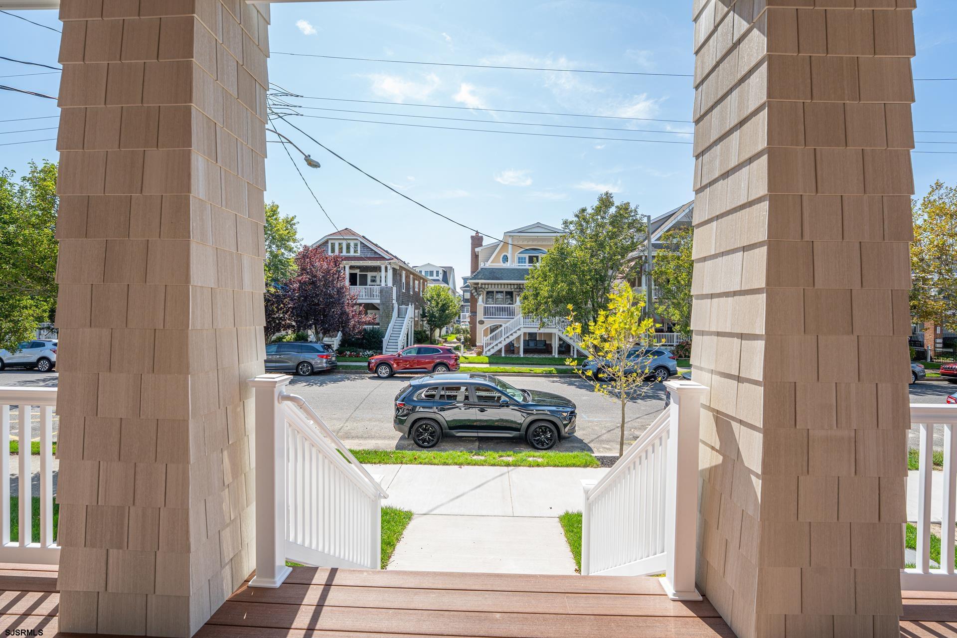 829 Unit A St Charles Pl